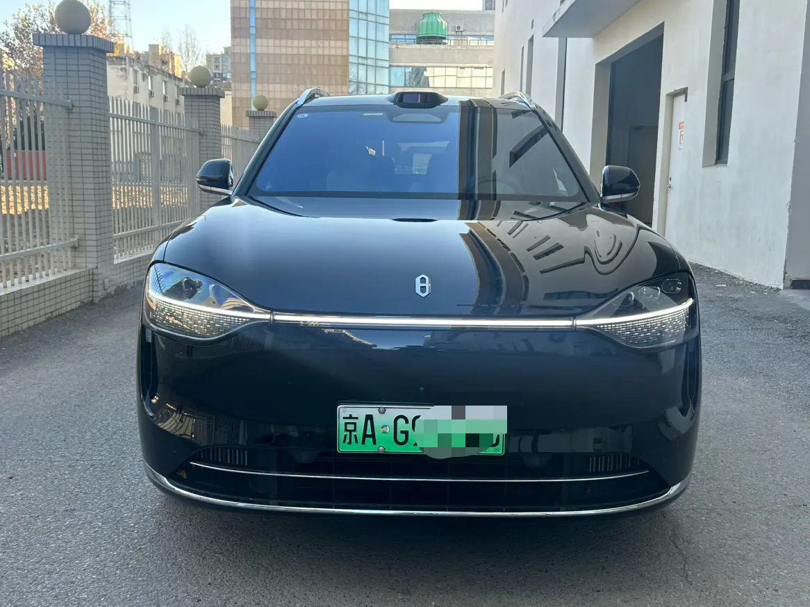 AITO M9 (Wenjie M9)  из Китая