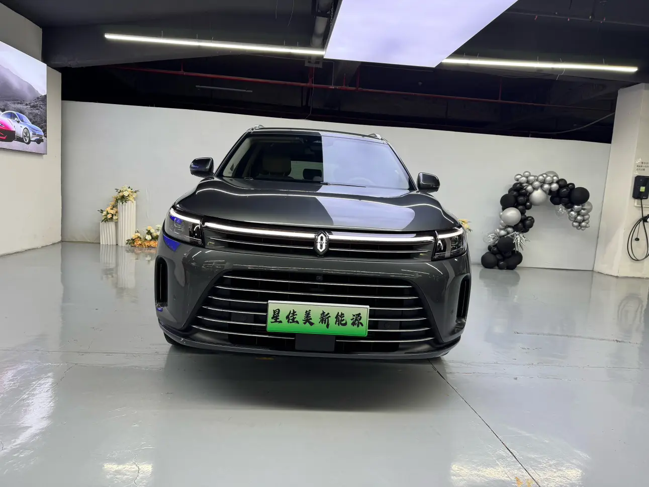 AITO M7 (Wenjie M7)  из Китая