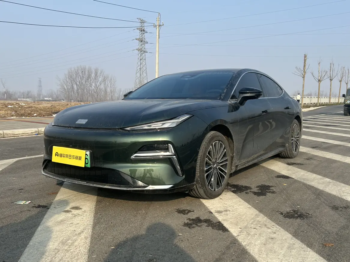 Geely Galaxy Star 8 PHEV  из Китая