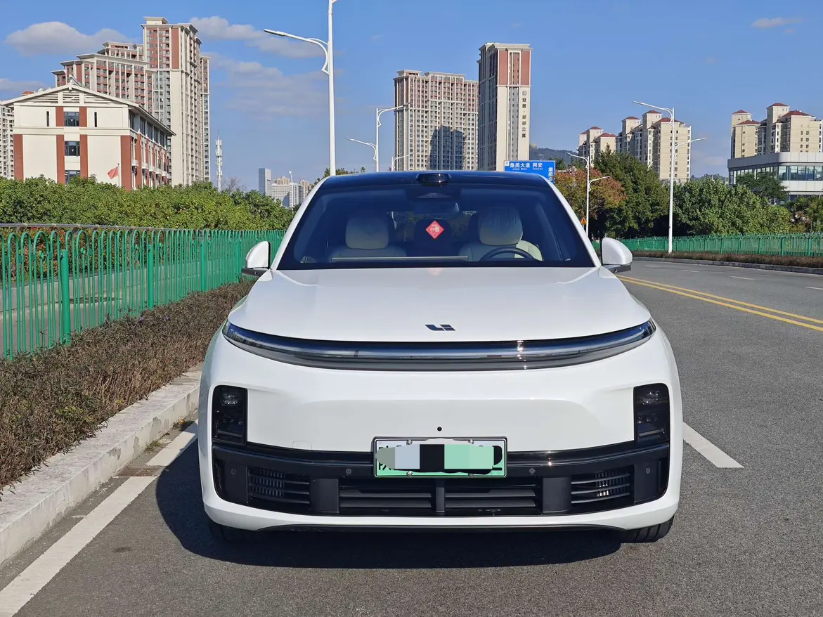 Li L7 (Ideal L7)  из Китая