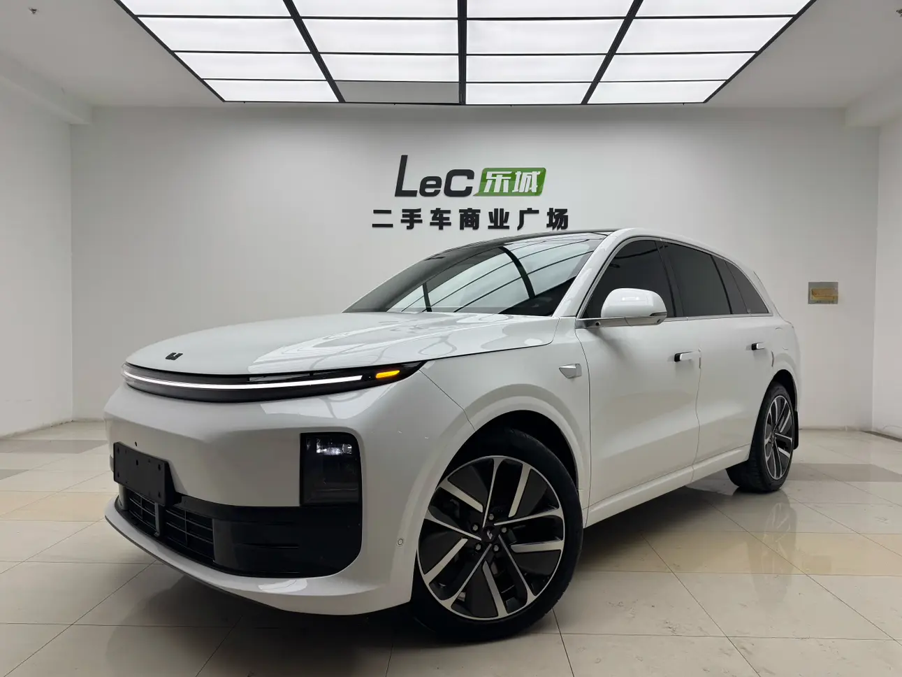 Li L6 (Ideal L6)  из Китая