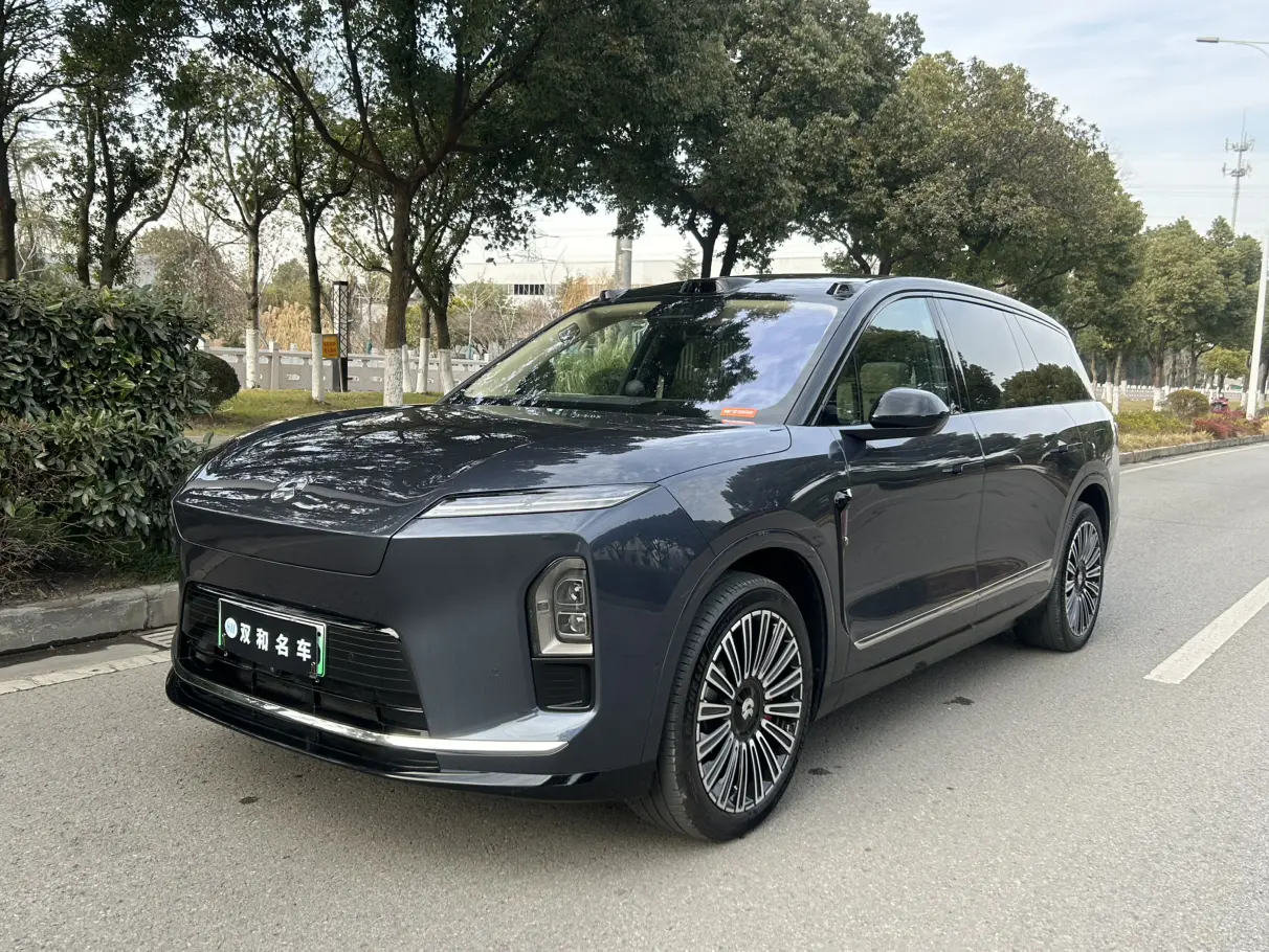 NIO ES8  из Китая
