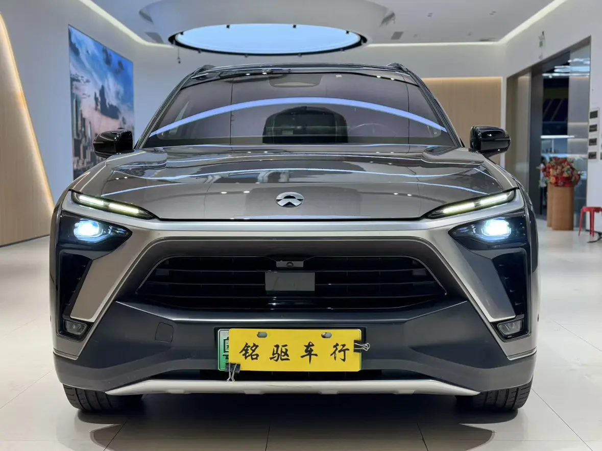 NIO ES8  из Китая