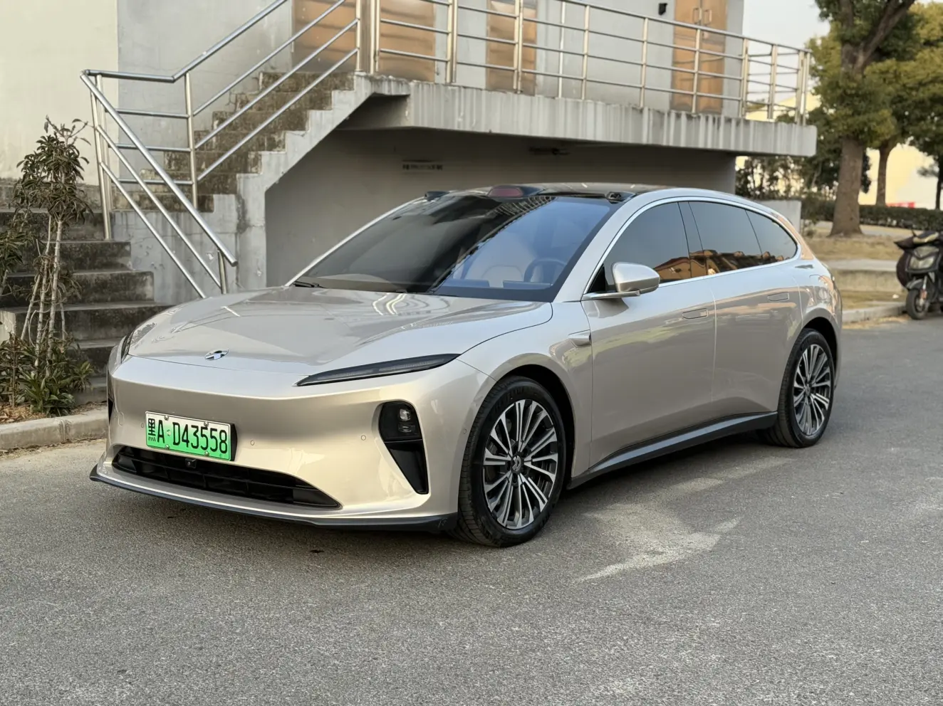 NIO ET5T  из Китая