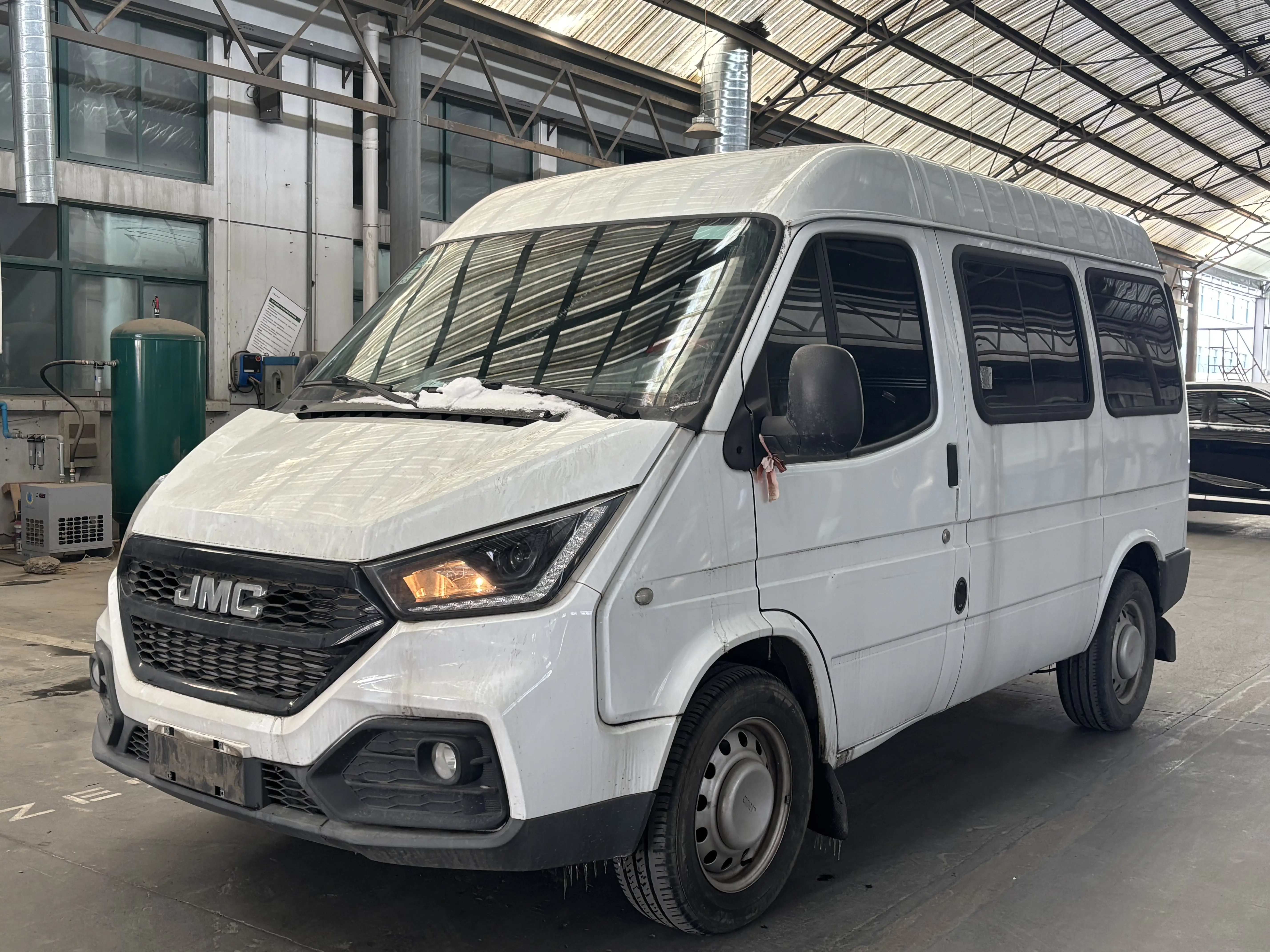 Jiangling Teshun  из Китая