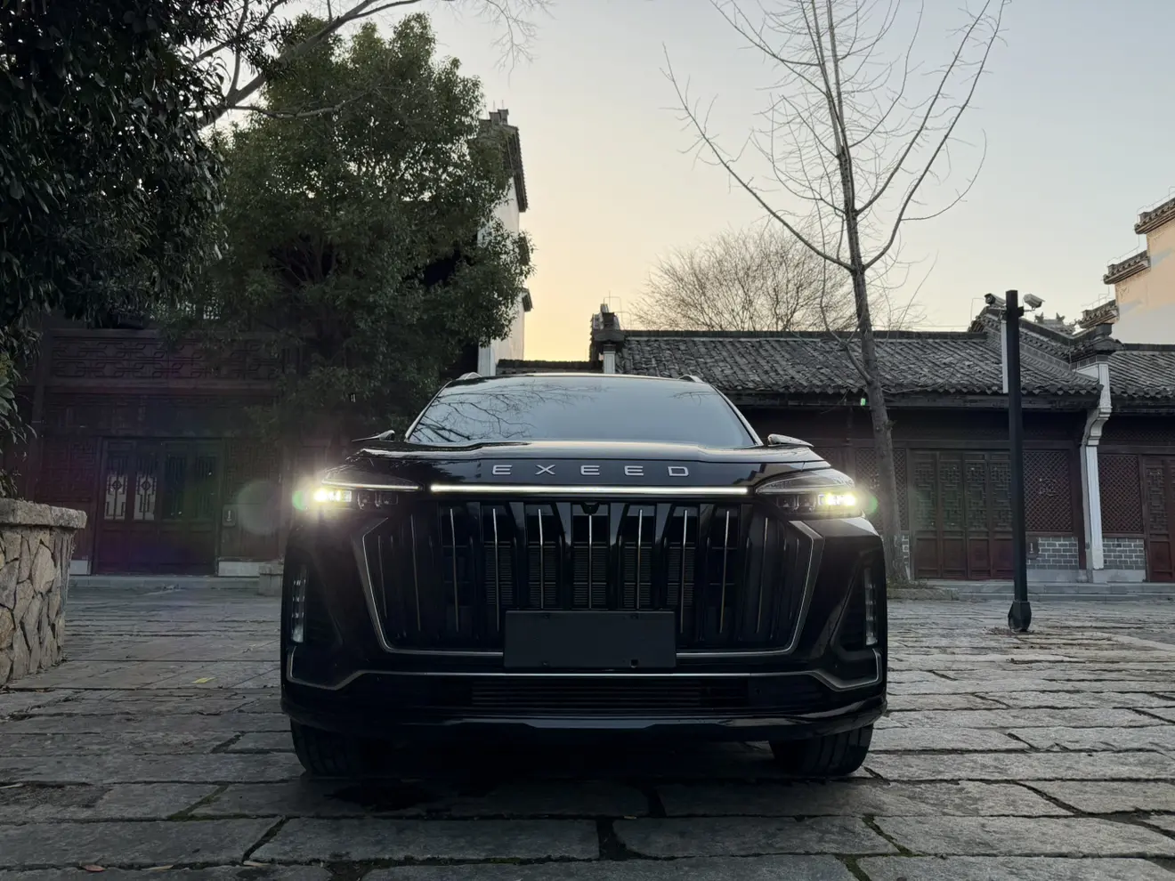 Exeed VX (The starry road embraces the moon)  из Китая