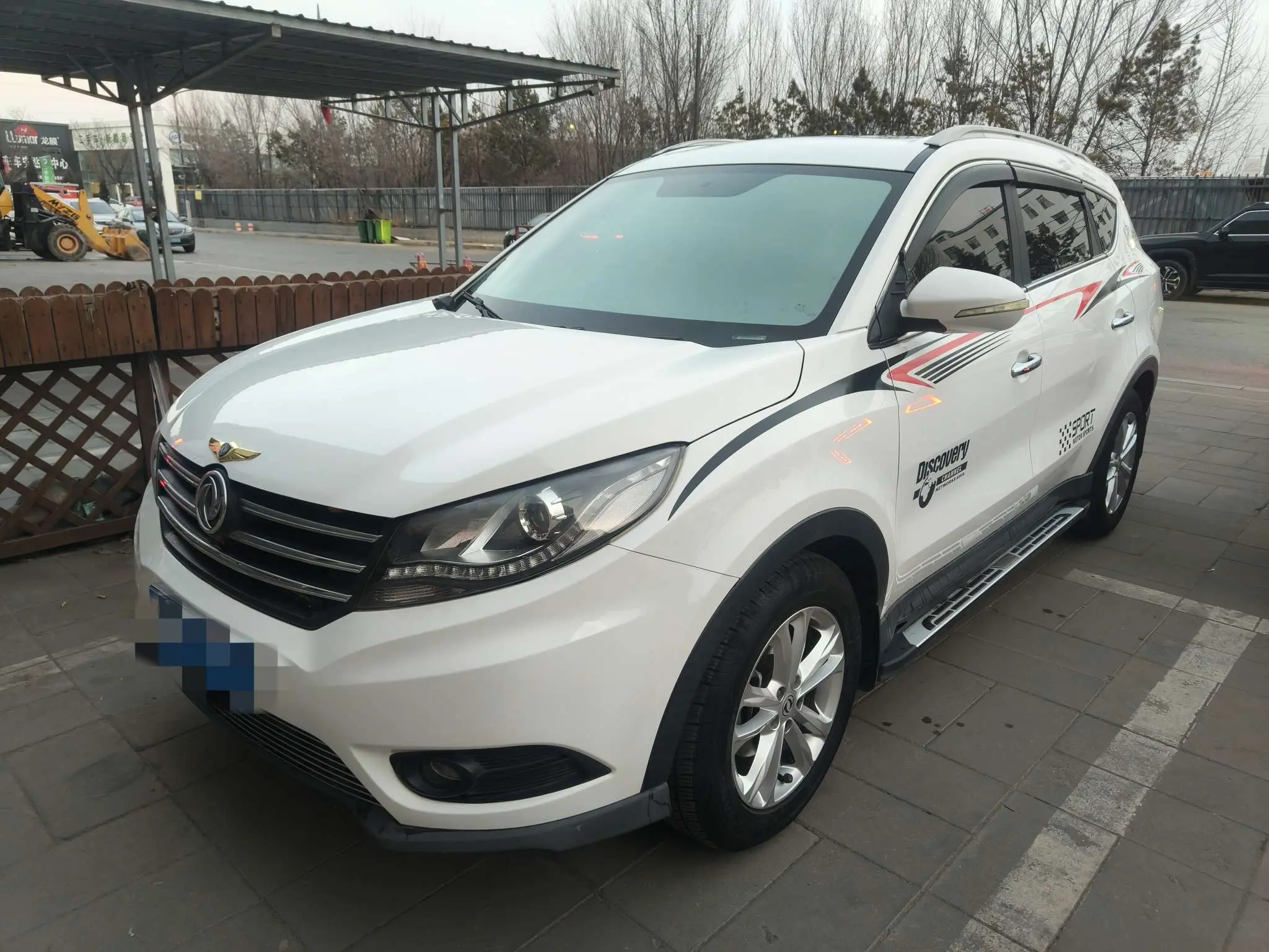 Dongfeng Fengon 580  из Китая