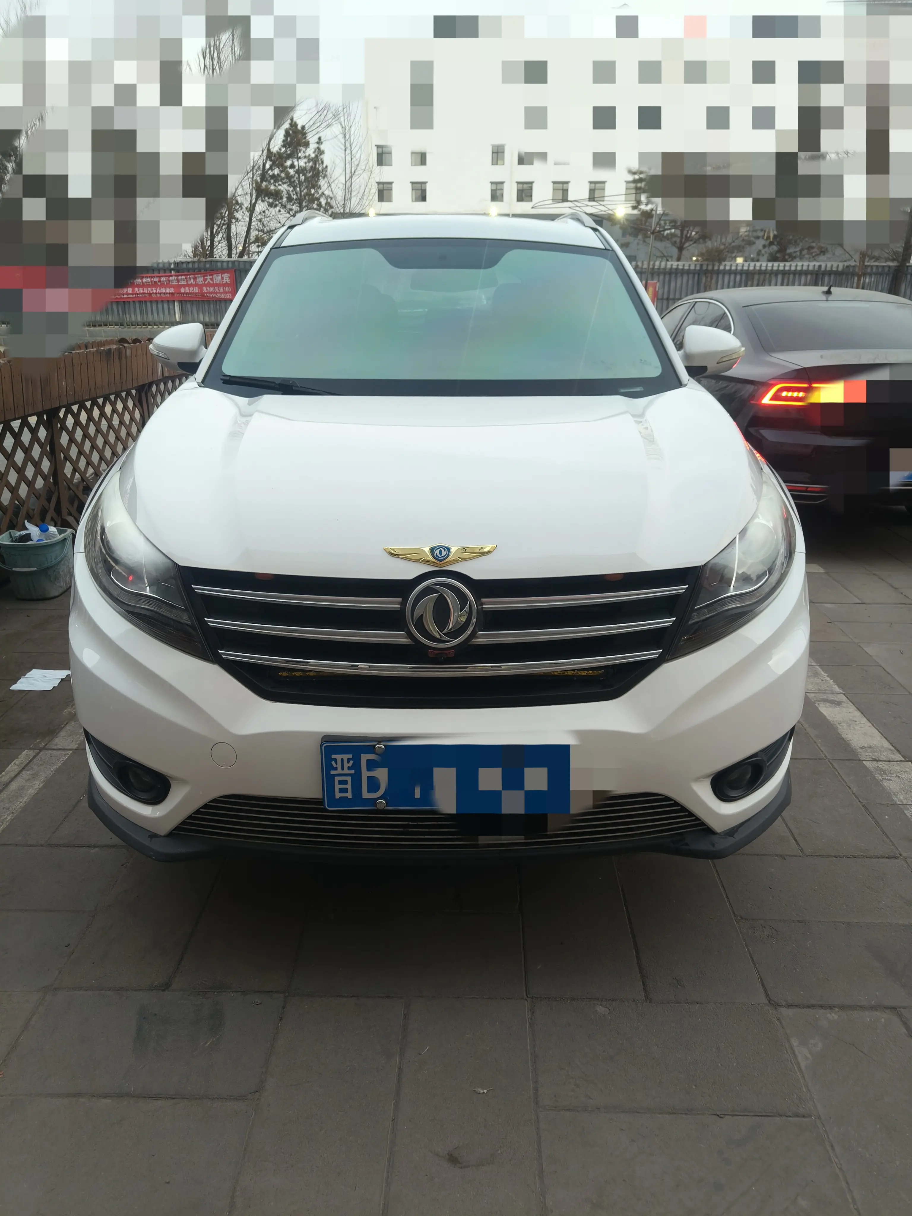 Dongfeng Fengon 580  из Китая