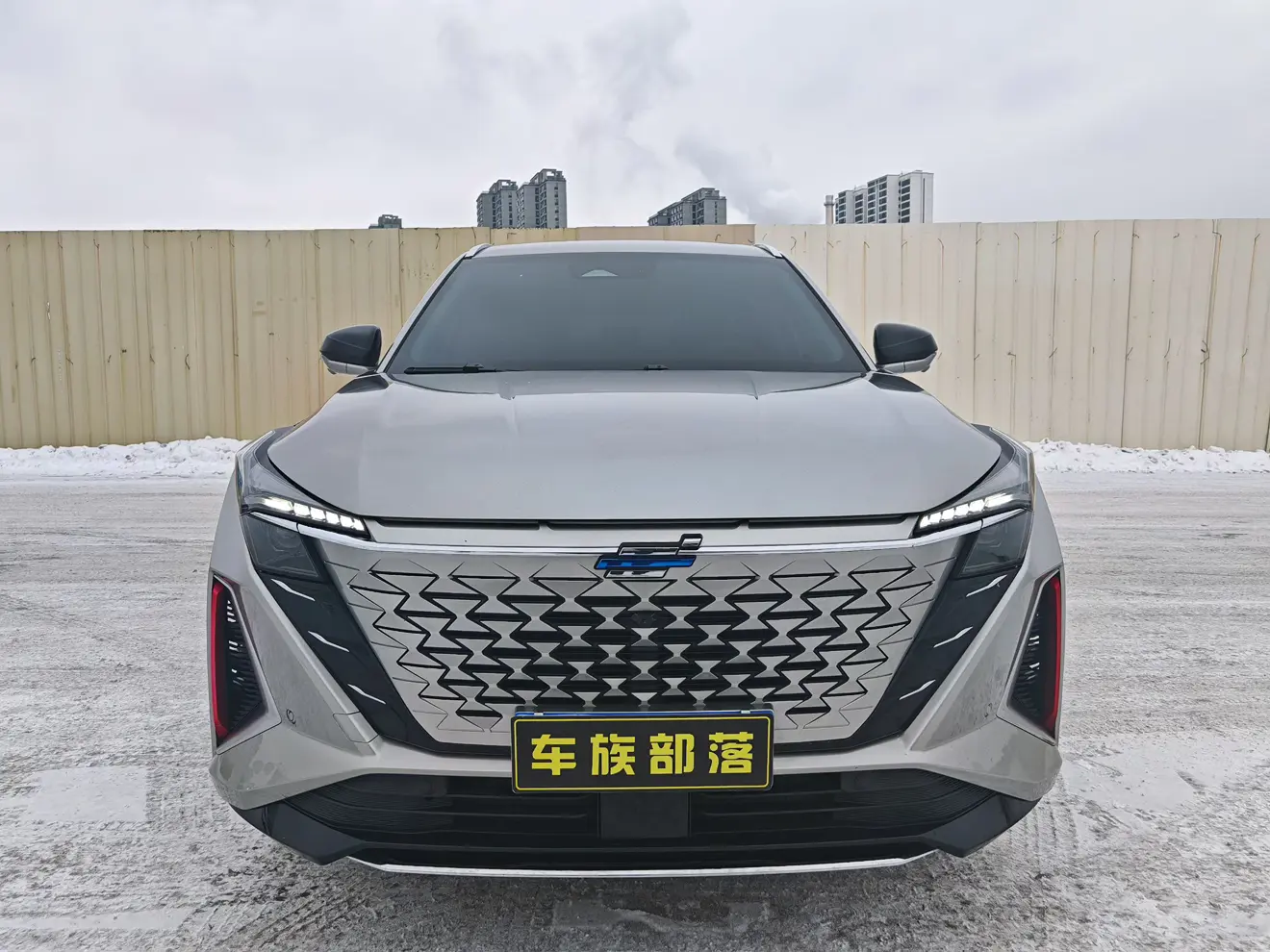 Oshan Changan Auchan Z6  из Китая