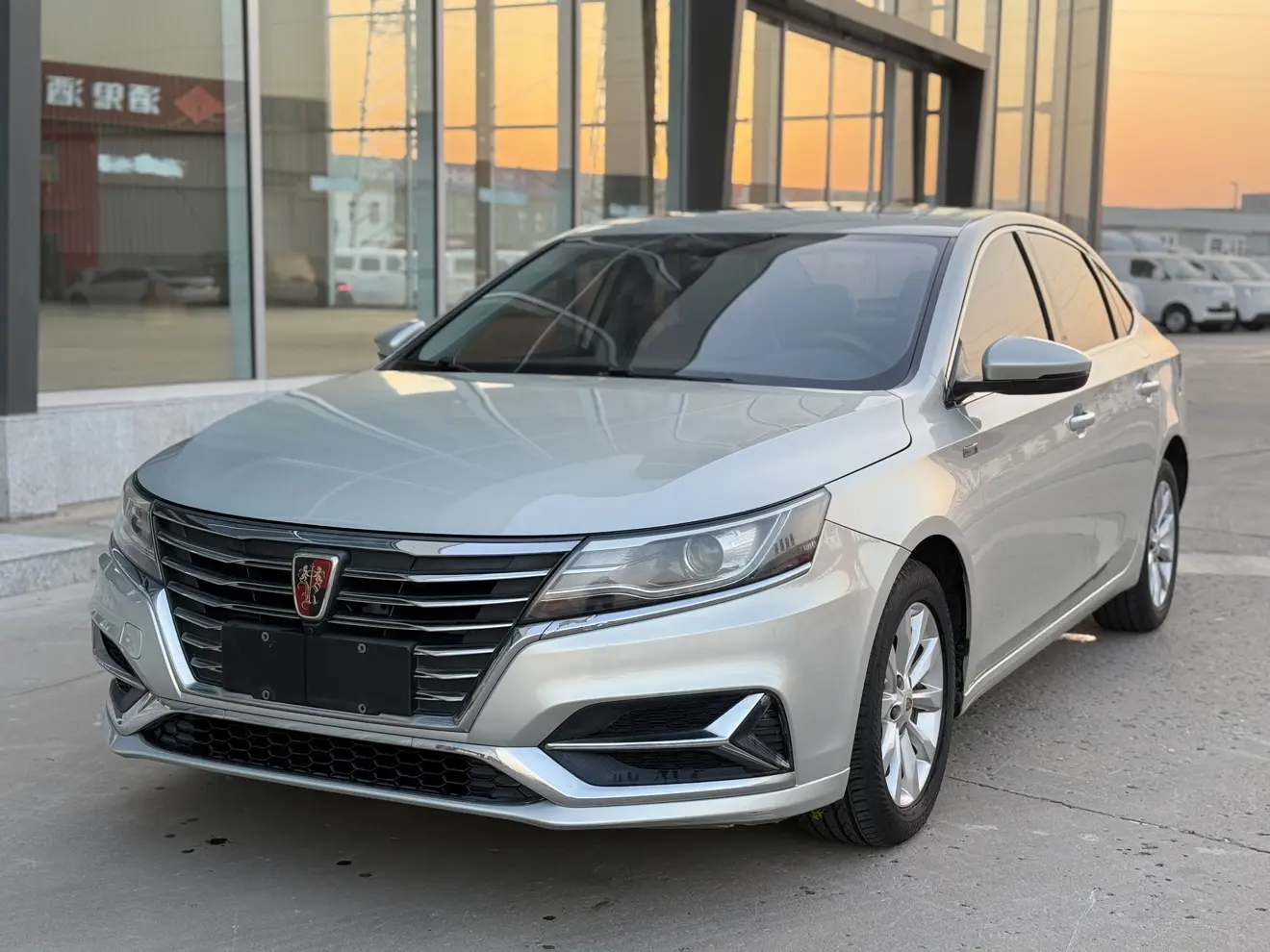 Roewe ei6  из Китая