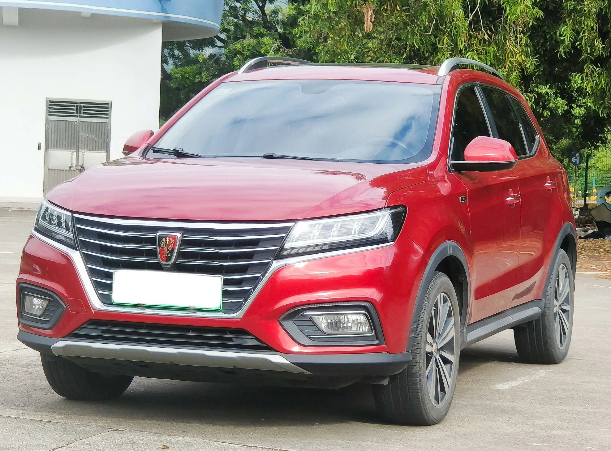 Roewe eRX5  из Китая