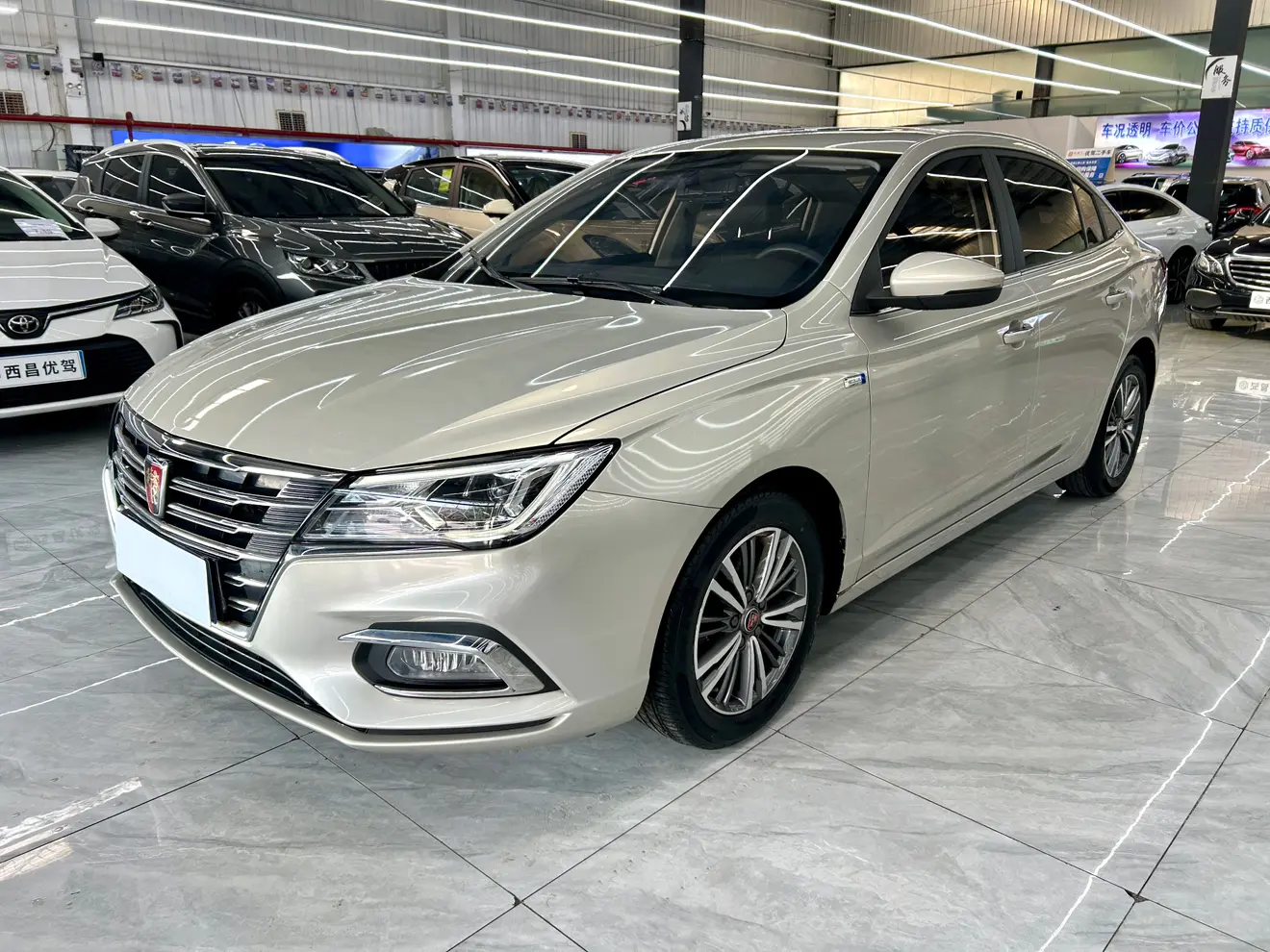 Roewe i5  из Китая