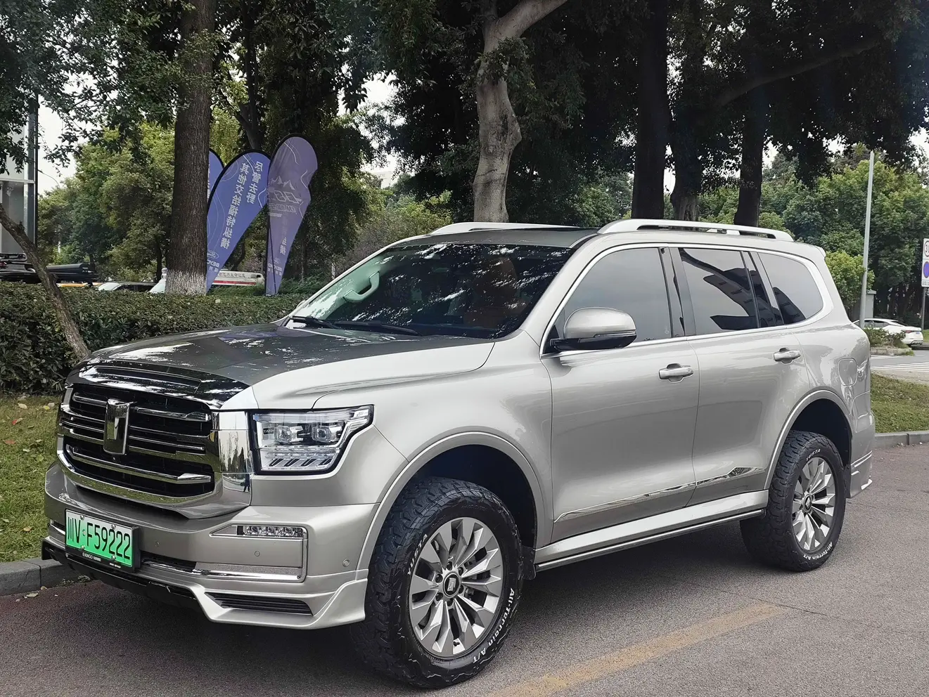 Tank 500 Hi4-T  из Китая