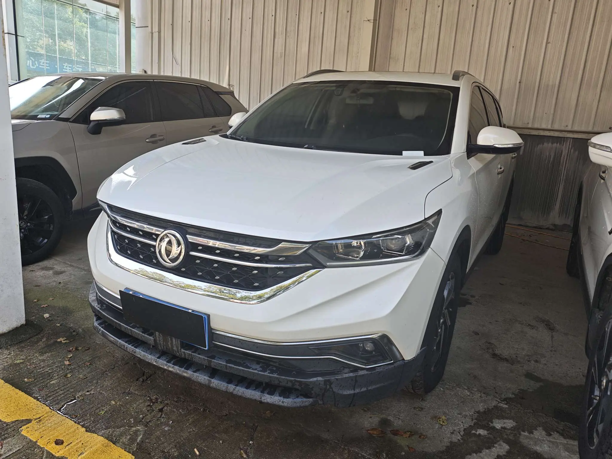 Dongfeng Fengshen AX7  из Китая