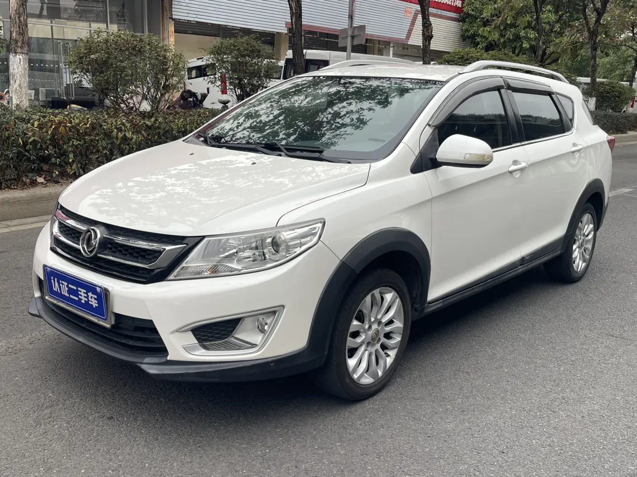 Dongfeng Fengshen AX3  из Китая
