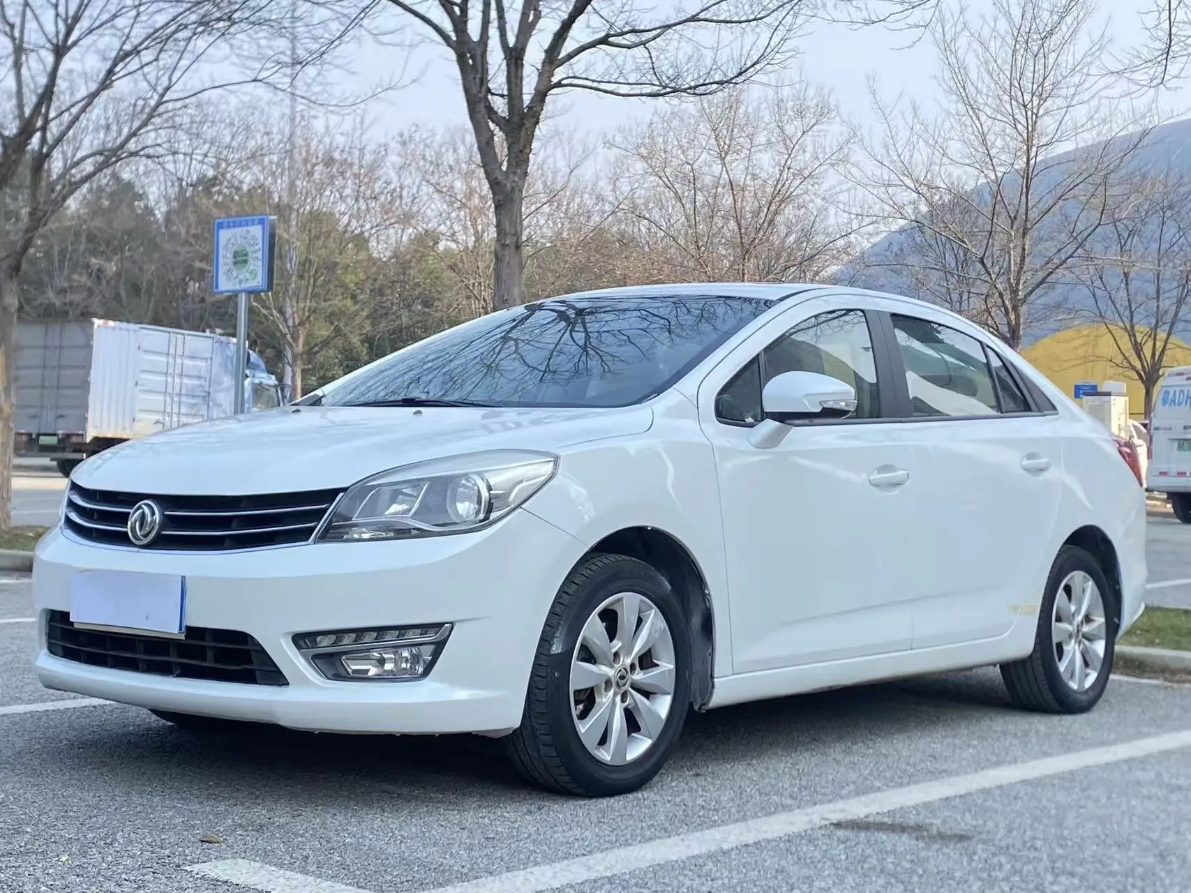 Dongfeng Fengshen L60  из Китая