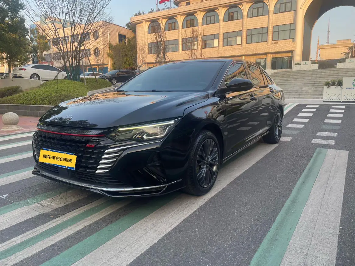 Dongfeng Yixuan MAX  из Китая