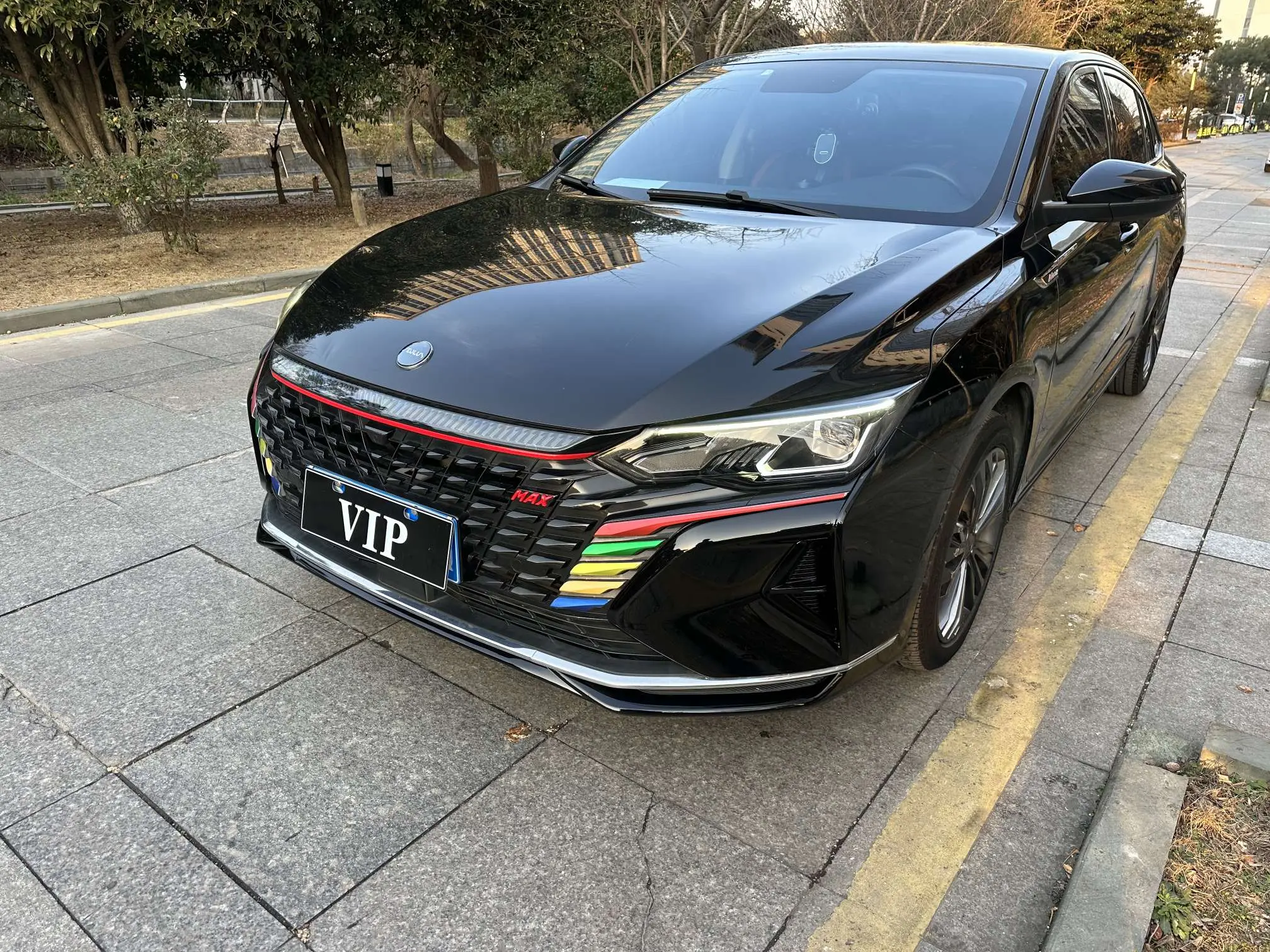 Dongfeng Yixuan MAX  из Китая