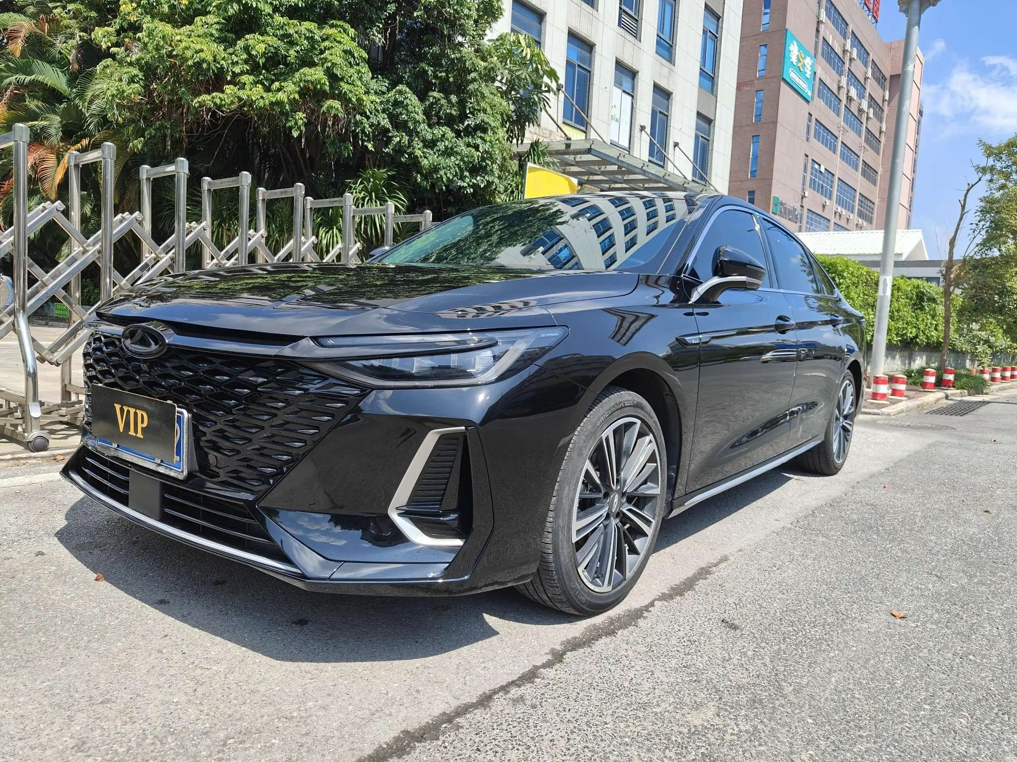 Chery Arrizo 8  из Китая