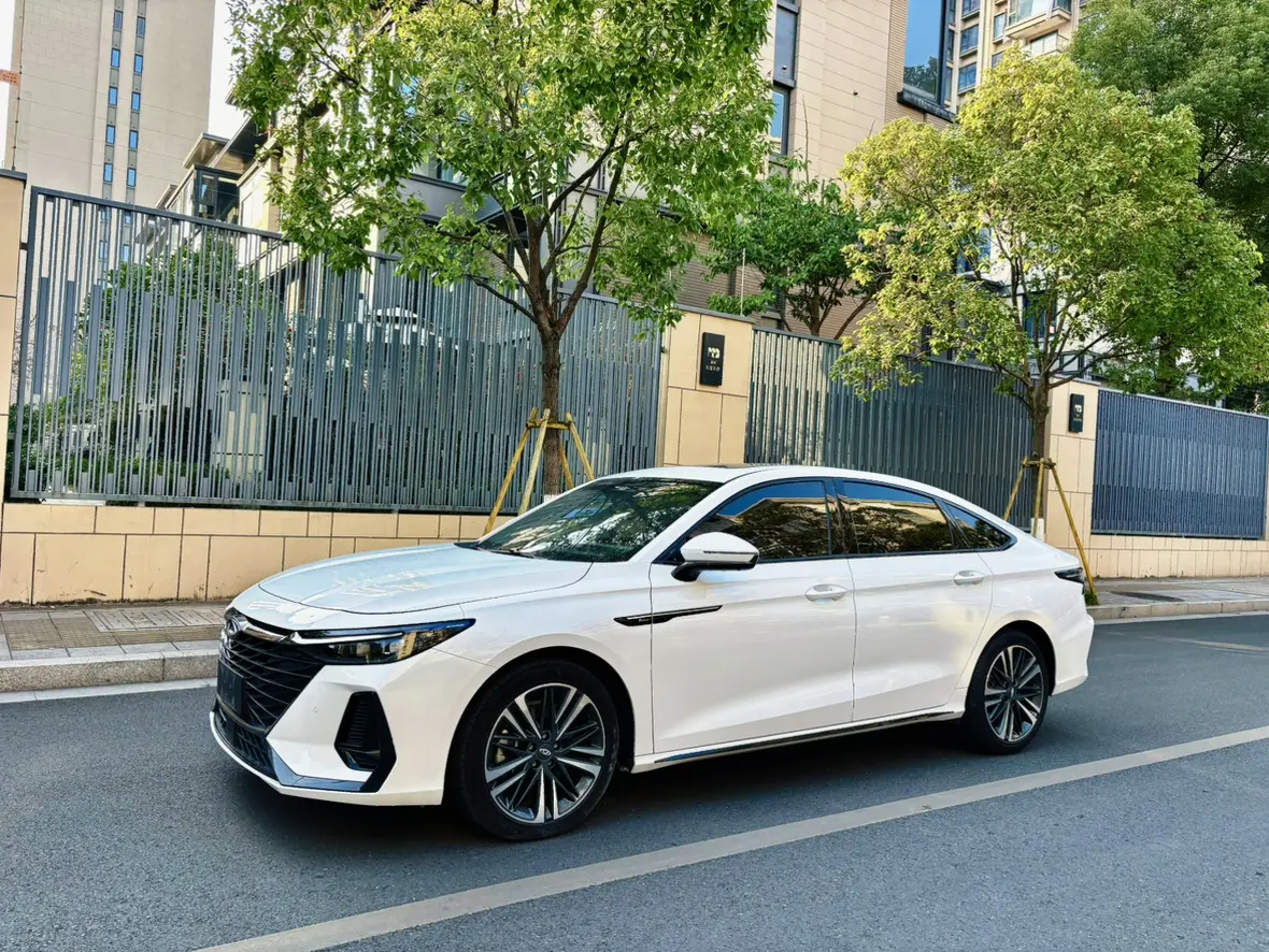 Chery Arrizo 8  из Китая