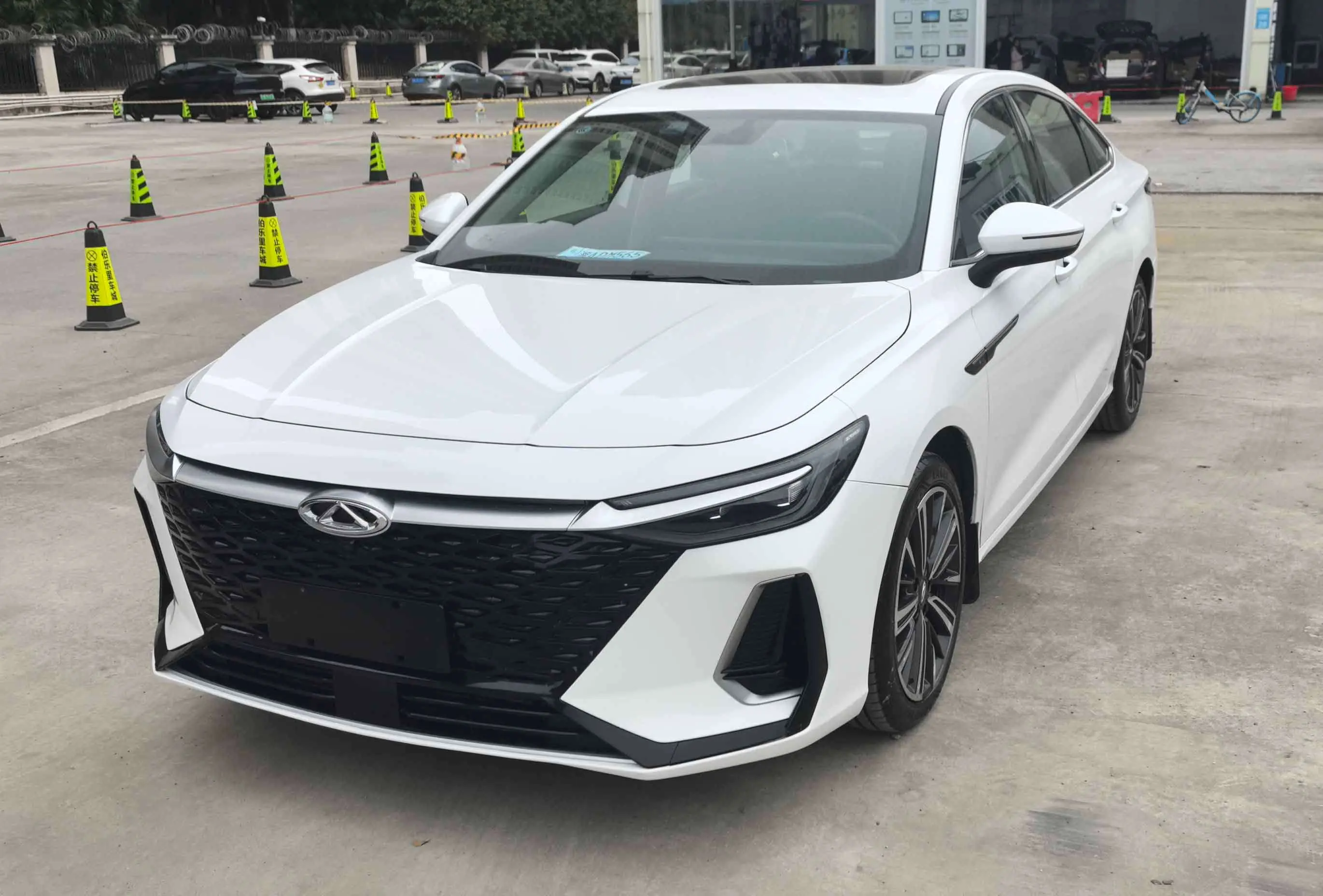 Chery Arrizo 8  из Китая