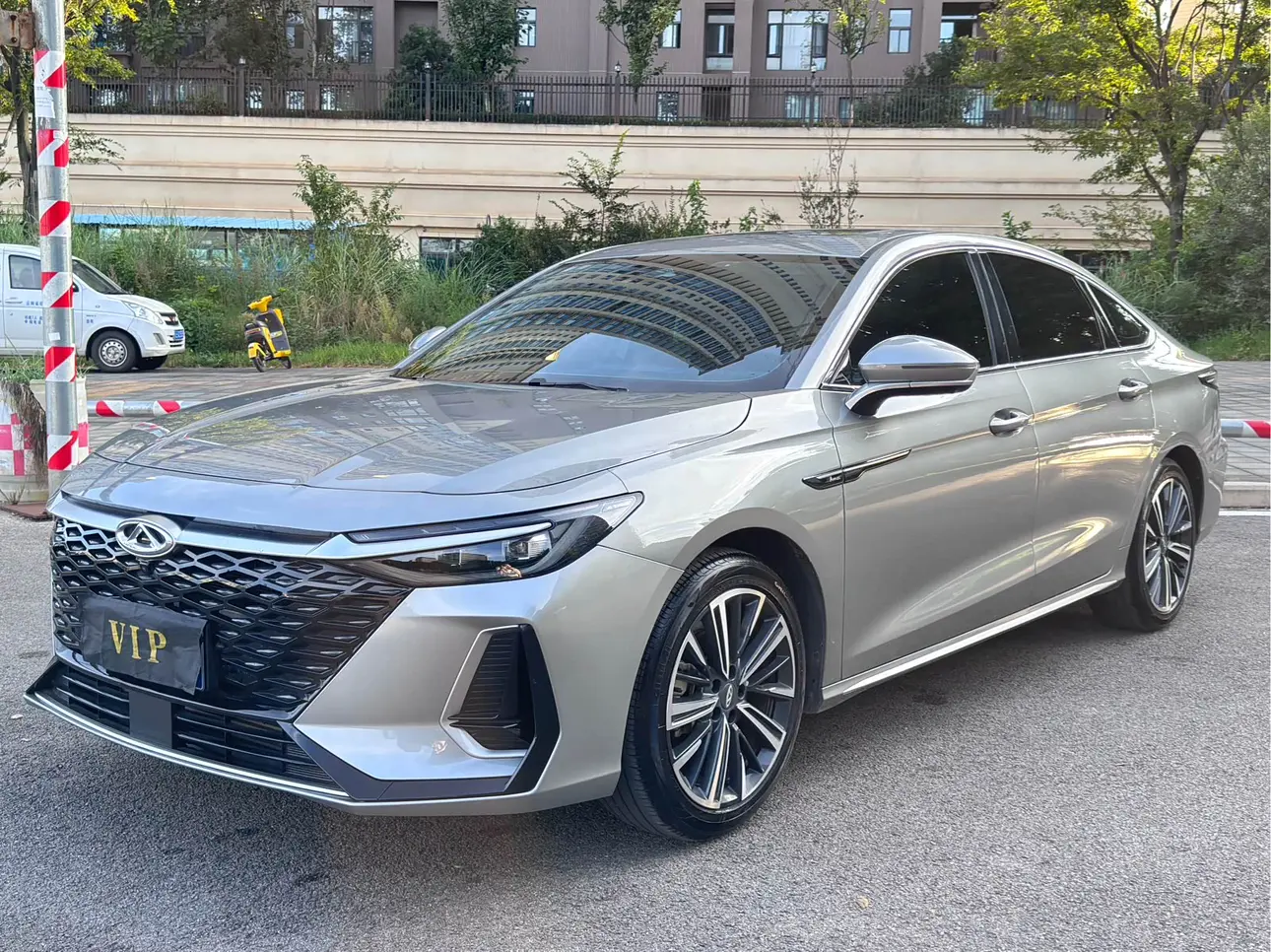 Chery Arrizo 8  из Китая