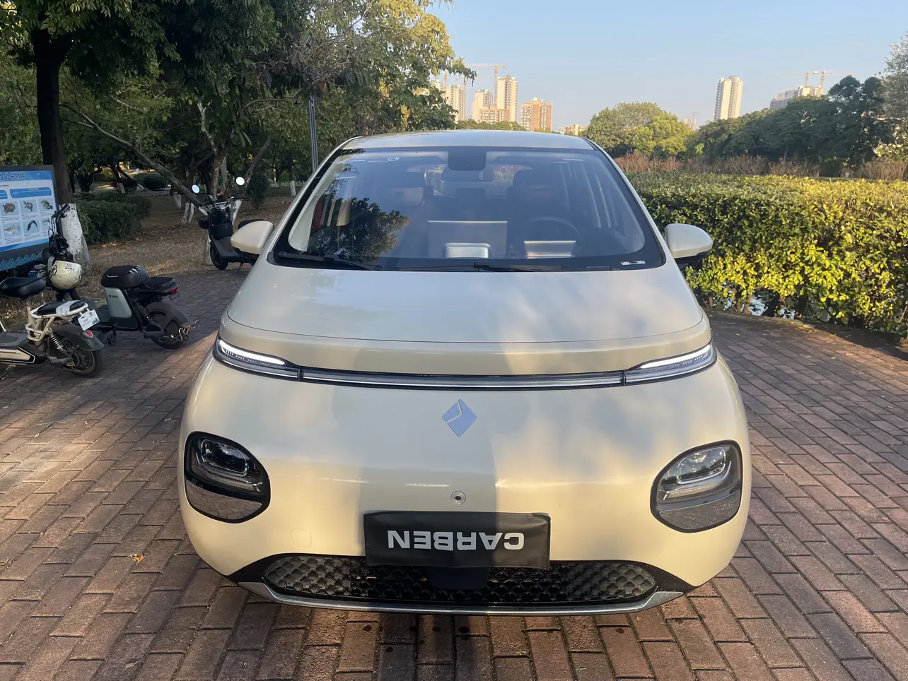 Baojun Clouds  из Китая