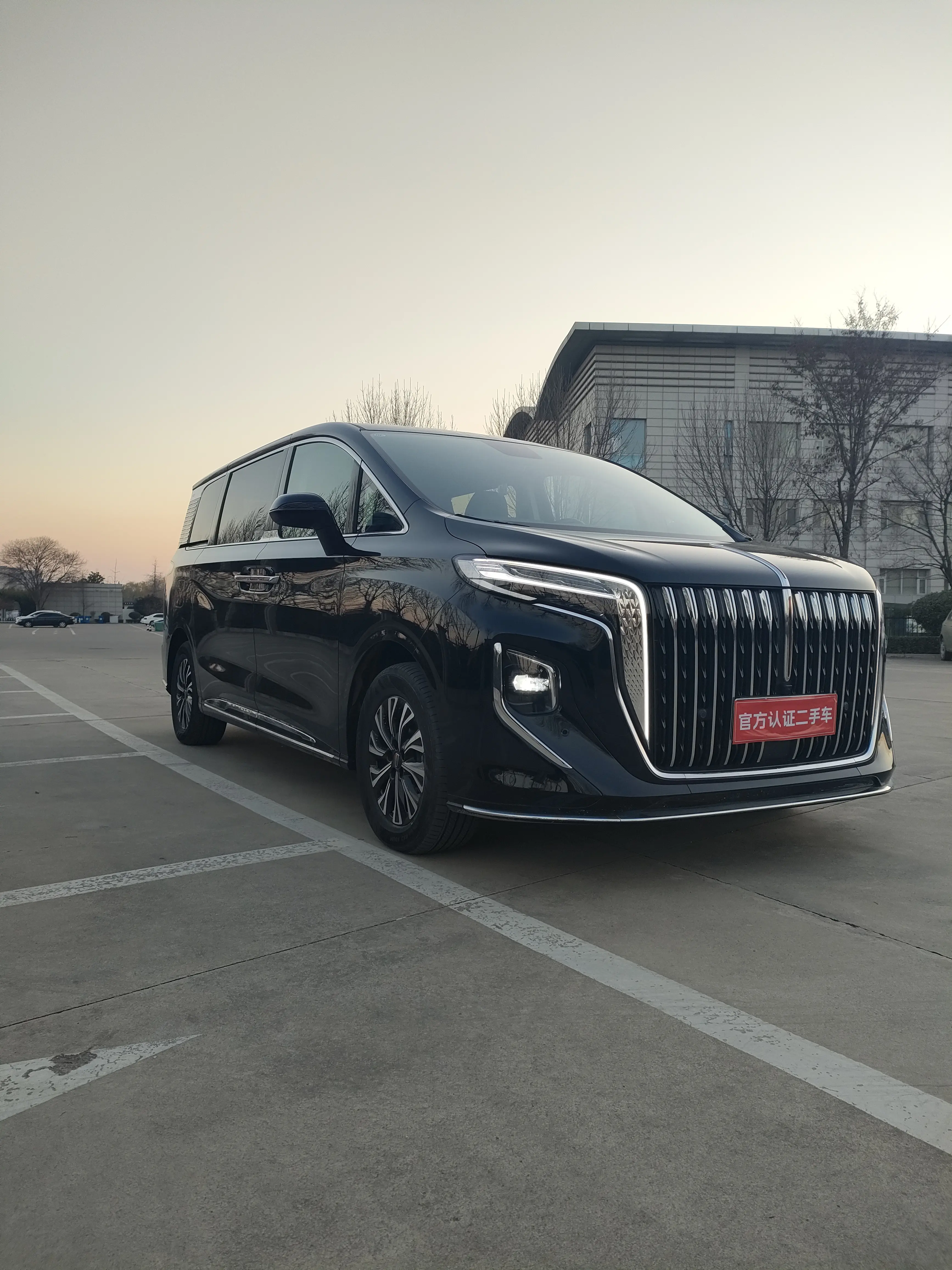 Hongqi HQ9 PHEV  из Китая