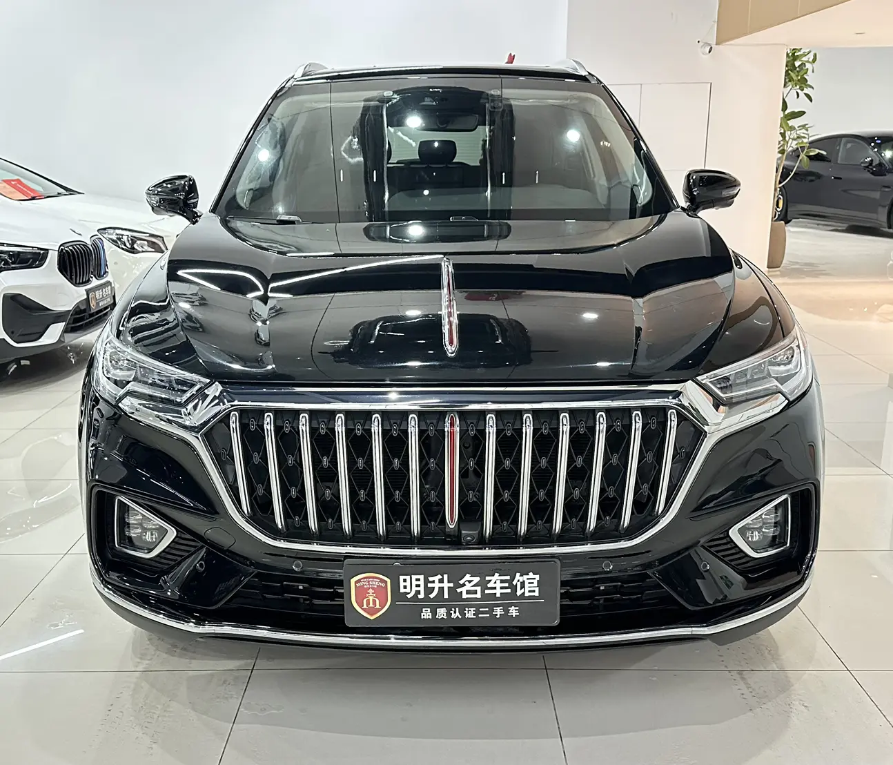 Hongqi HS5  из Китая