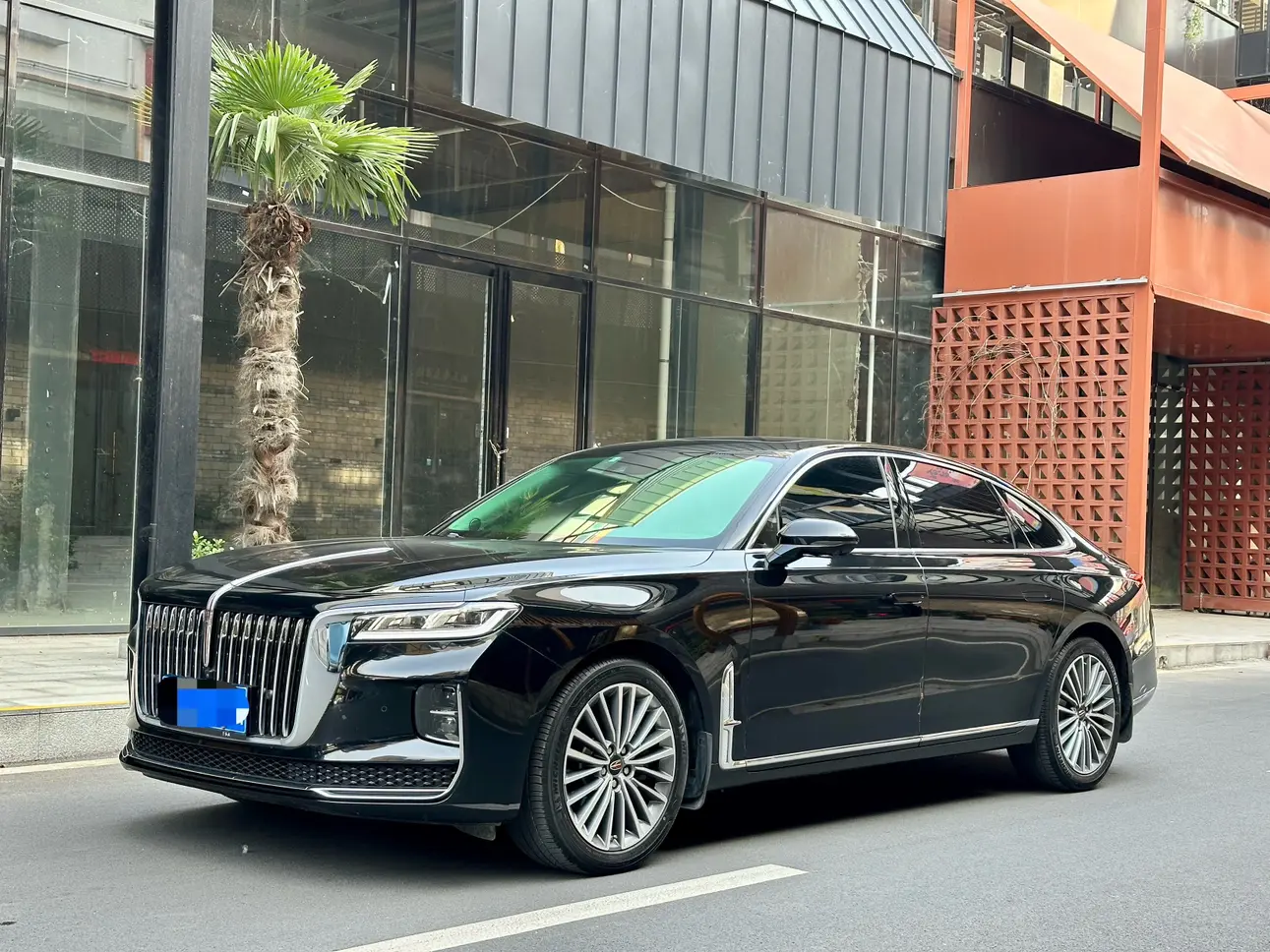 Hongqi H9  из Китая
