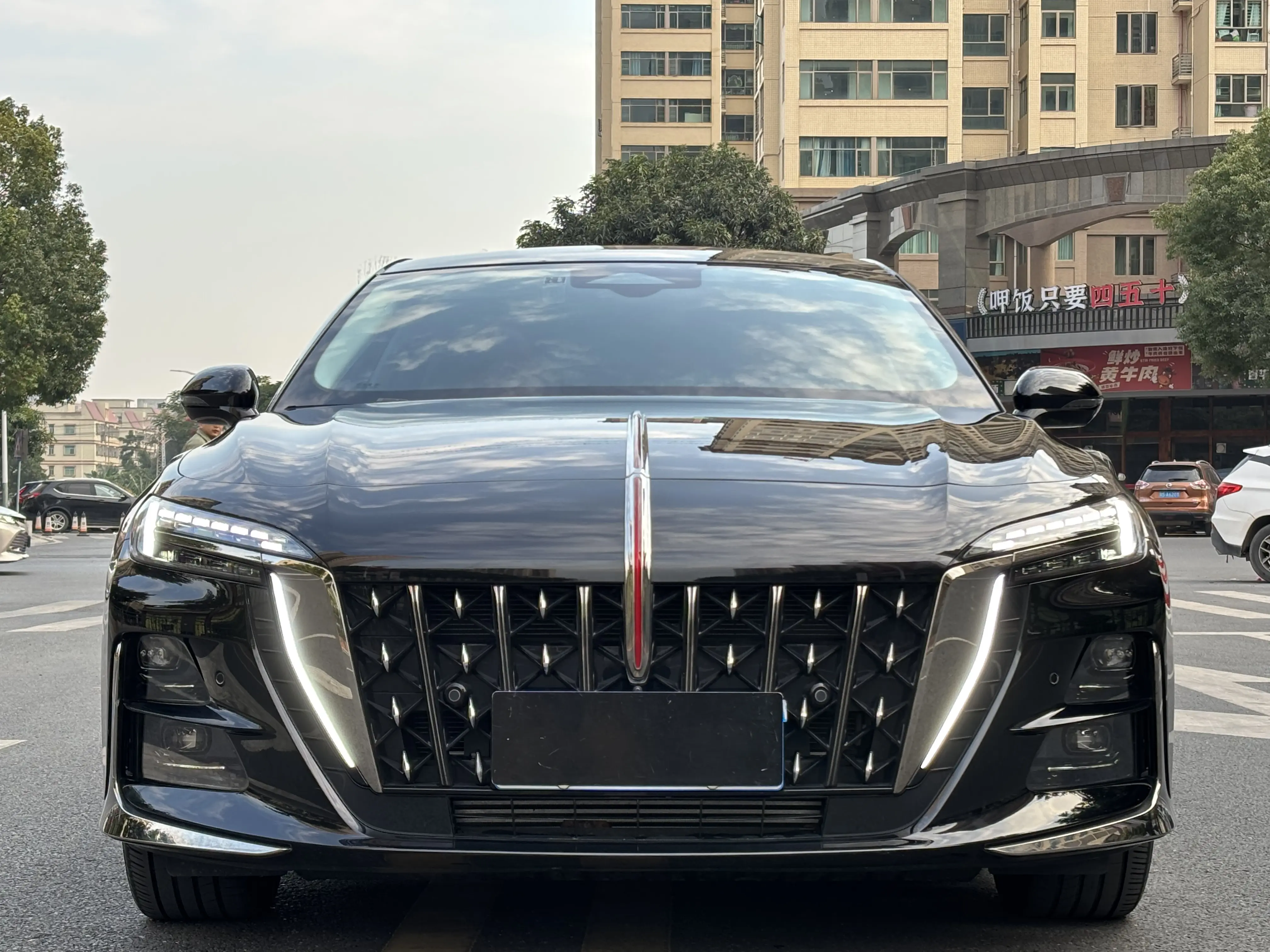 Hongqi H6  из Китая