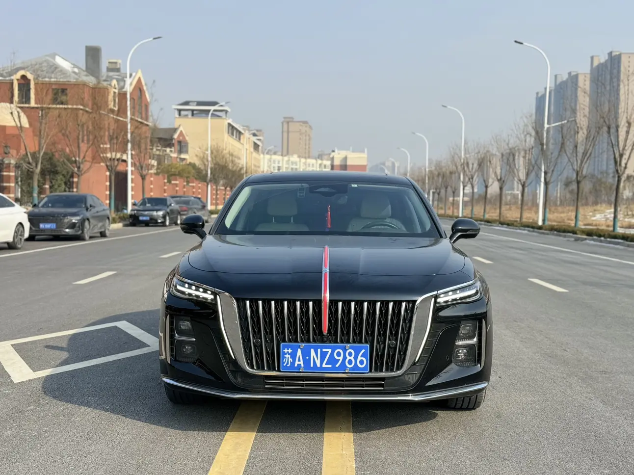 Hongqi H5  из Китая