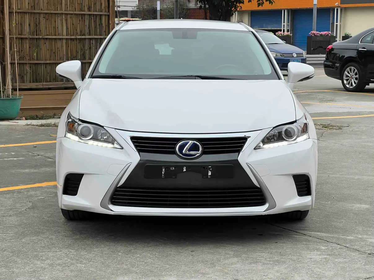 Lexus CT  из Китая