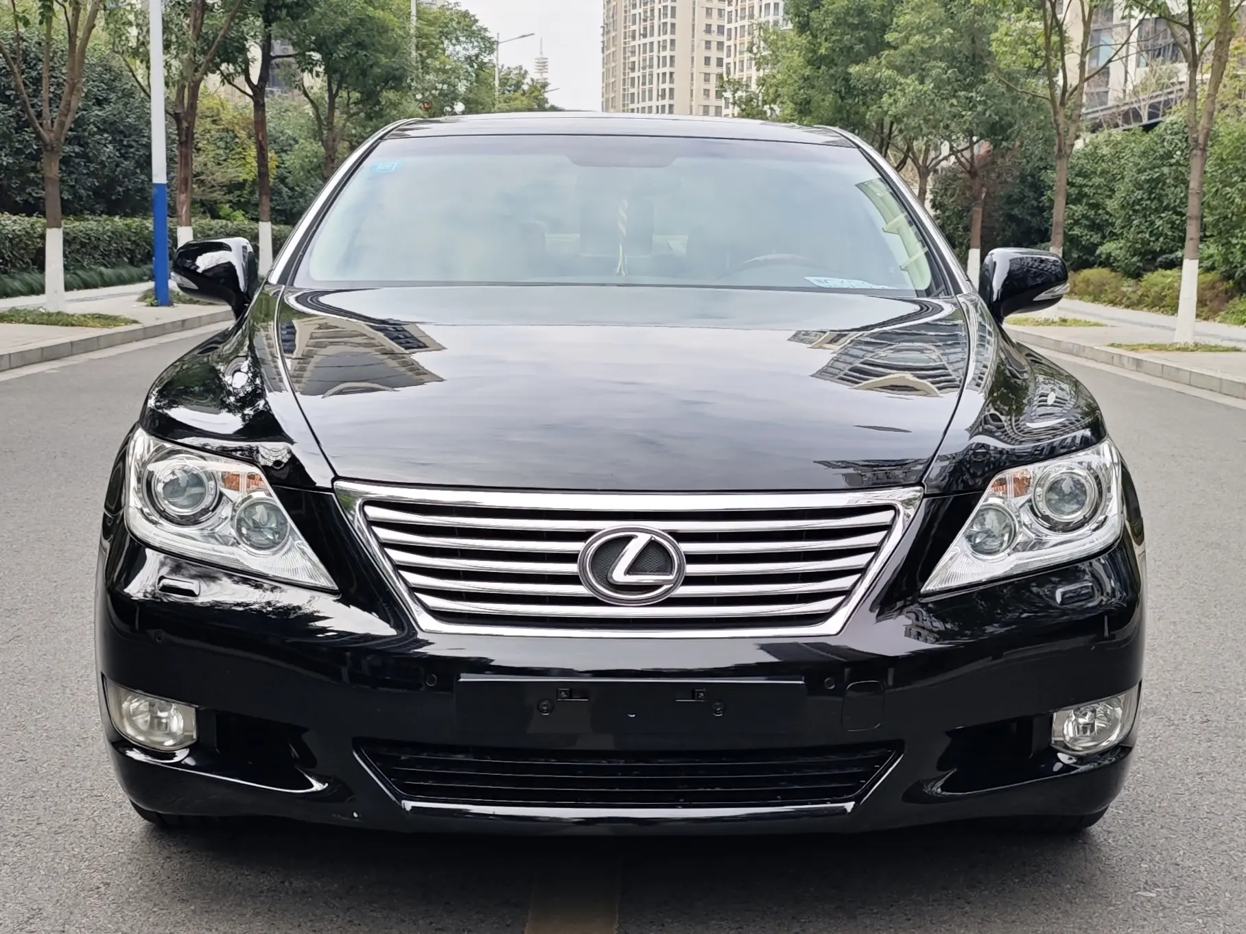 Lexus LS  из Китая