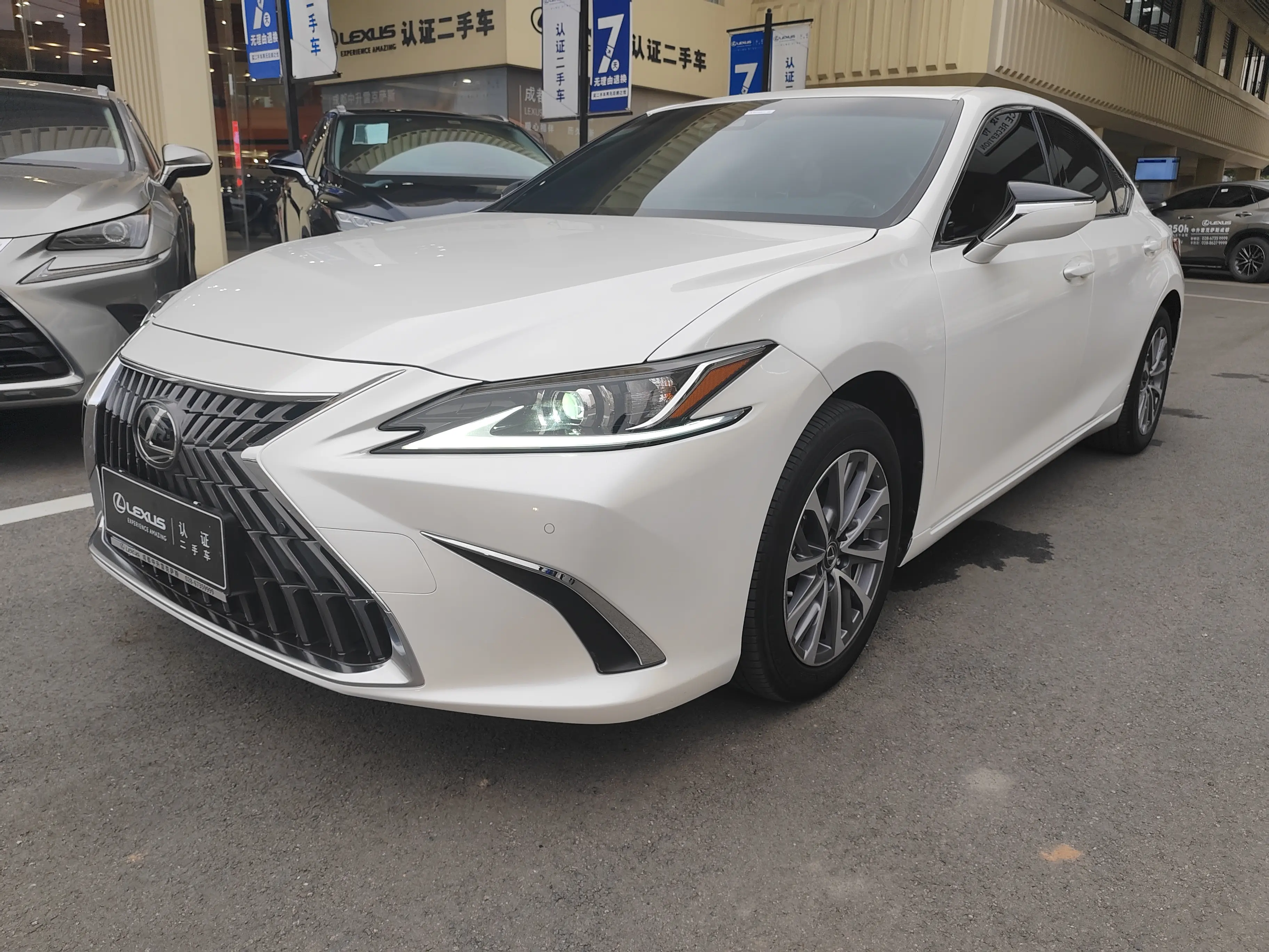 Lexus ES  из Китая
