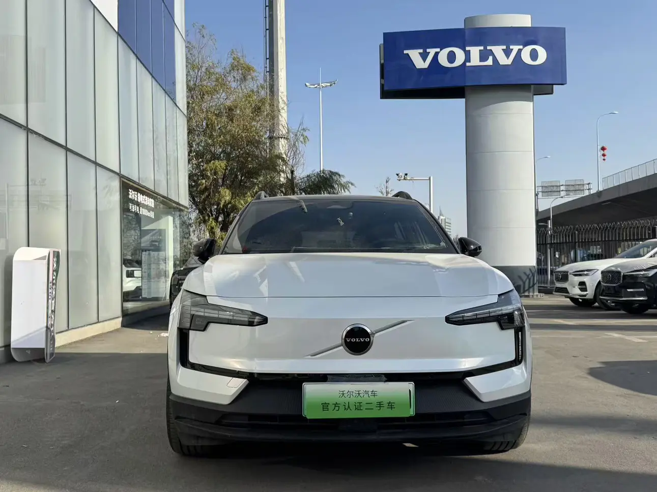 Volvo EX30  из Китая