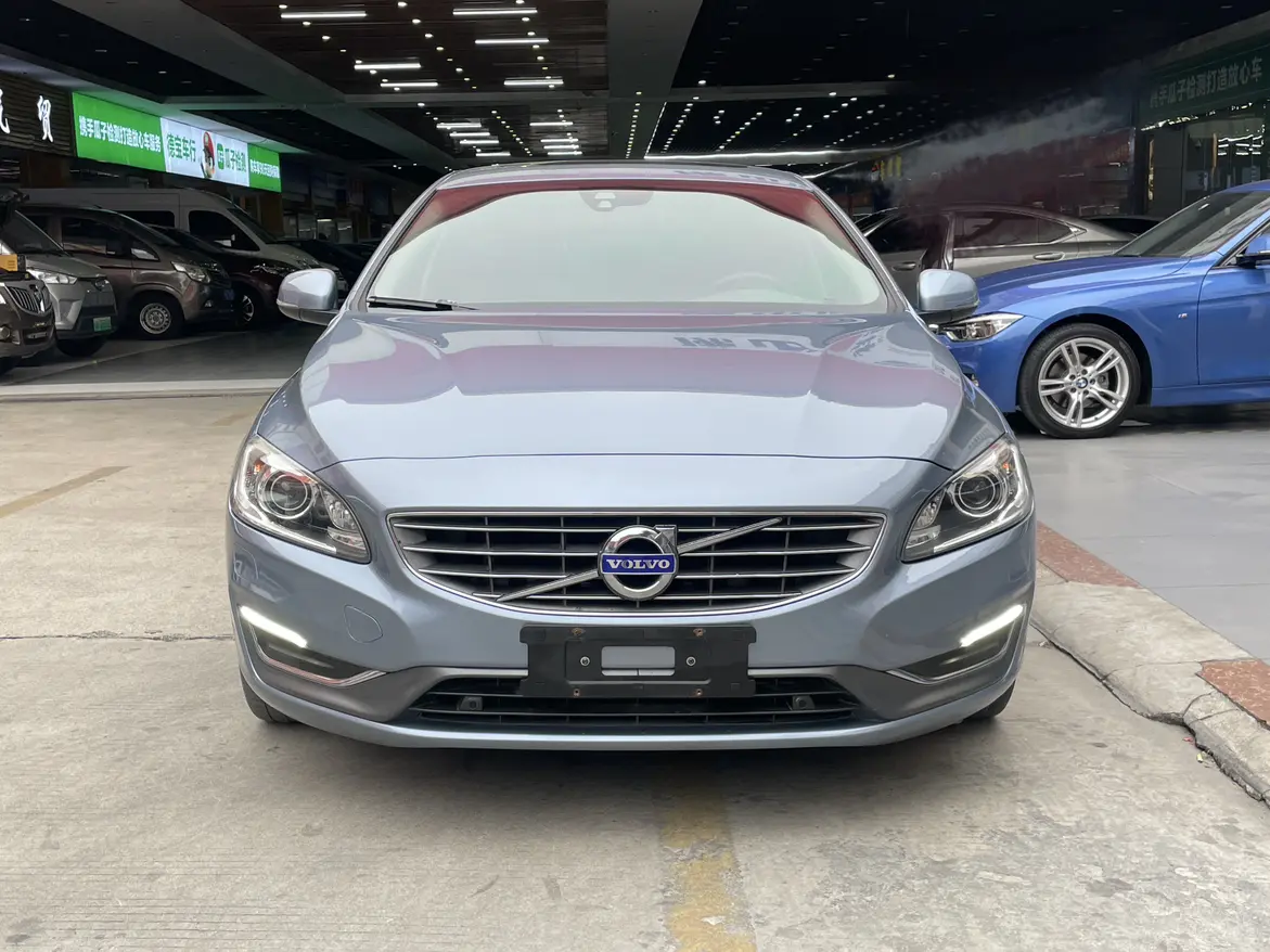 Volvo S60  из Китая