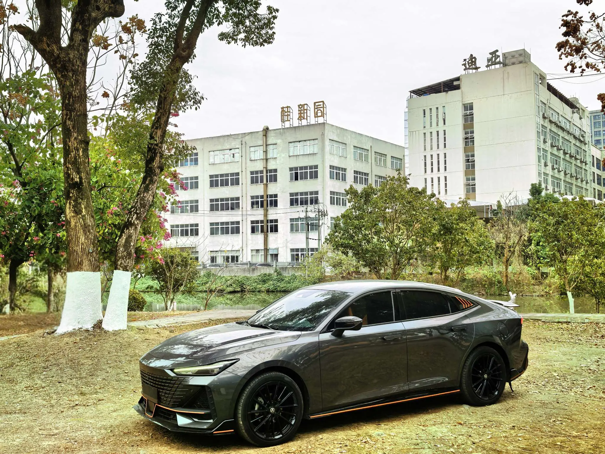 Changan UNI-V  из Китая