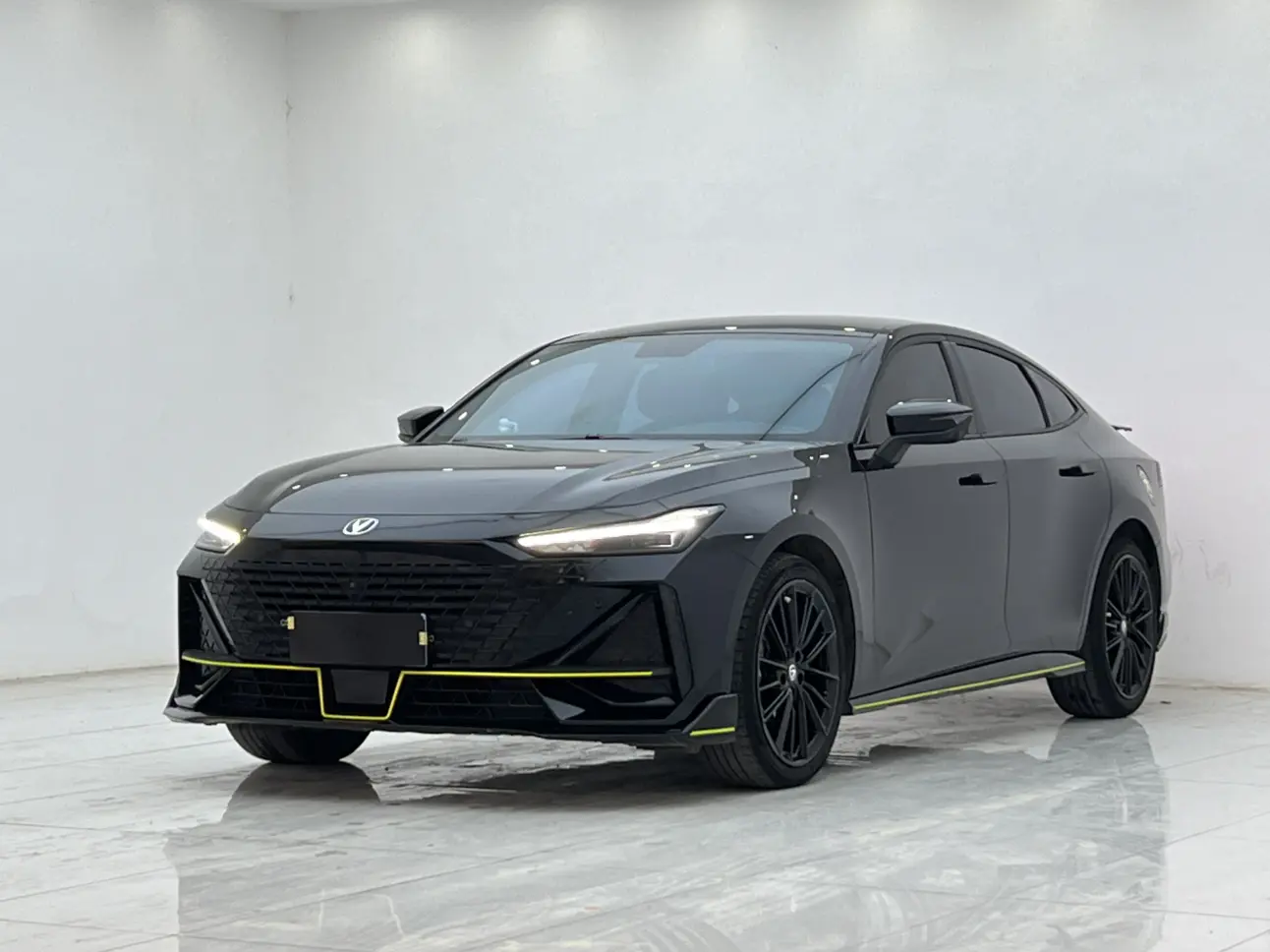 Changan UNI-V  из Китая