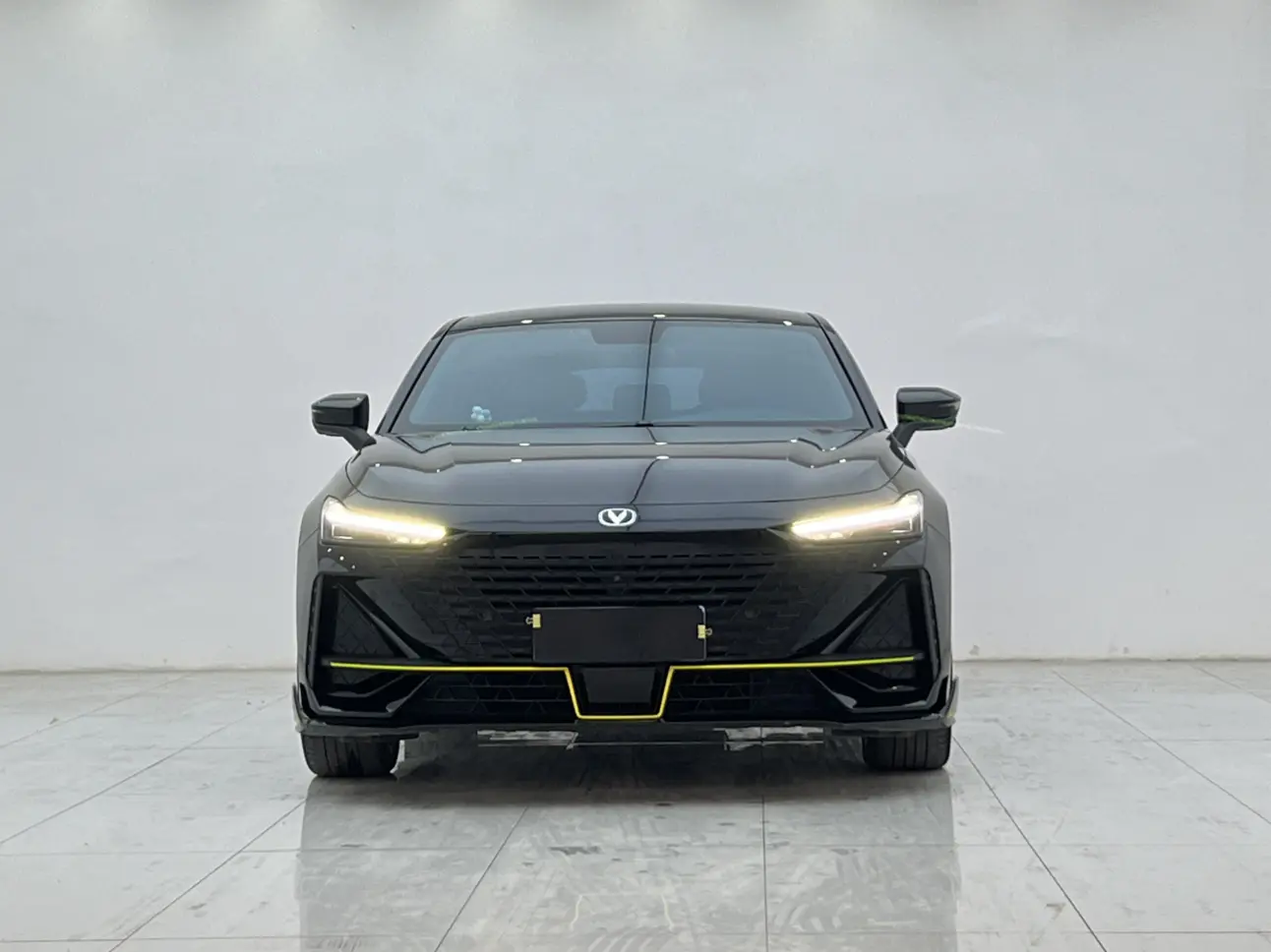 Changan UNI-V  из Китая