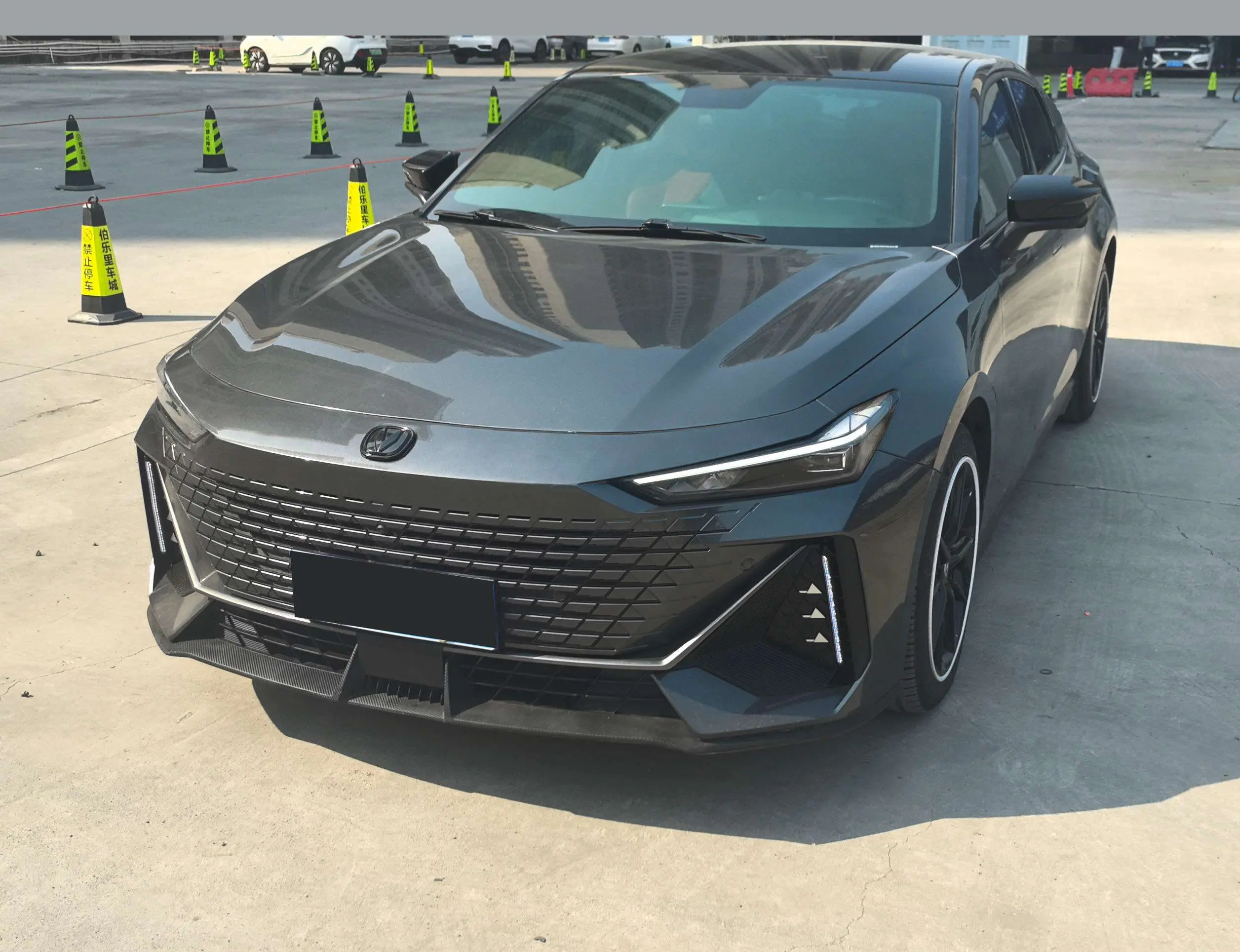 Changan UNI-V  из Китая