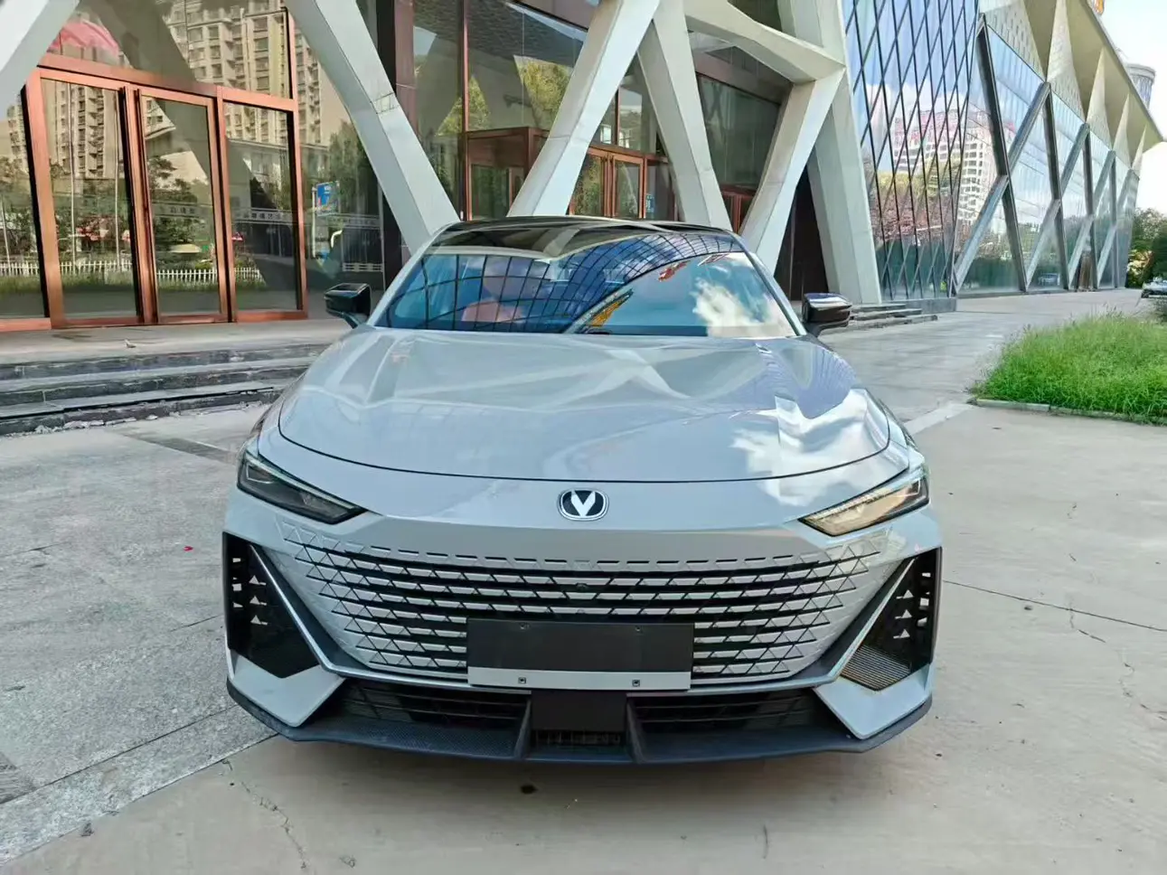 Changan UNI-V  из Китая