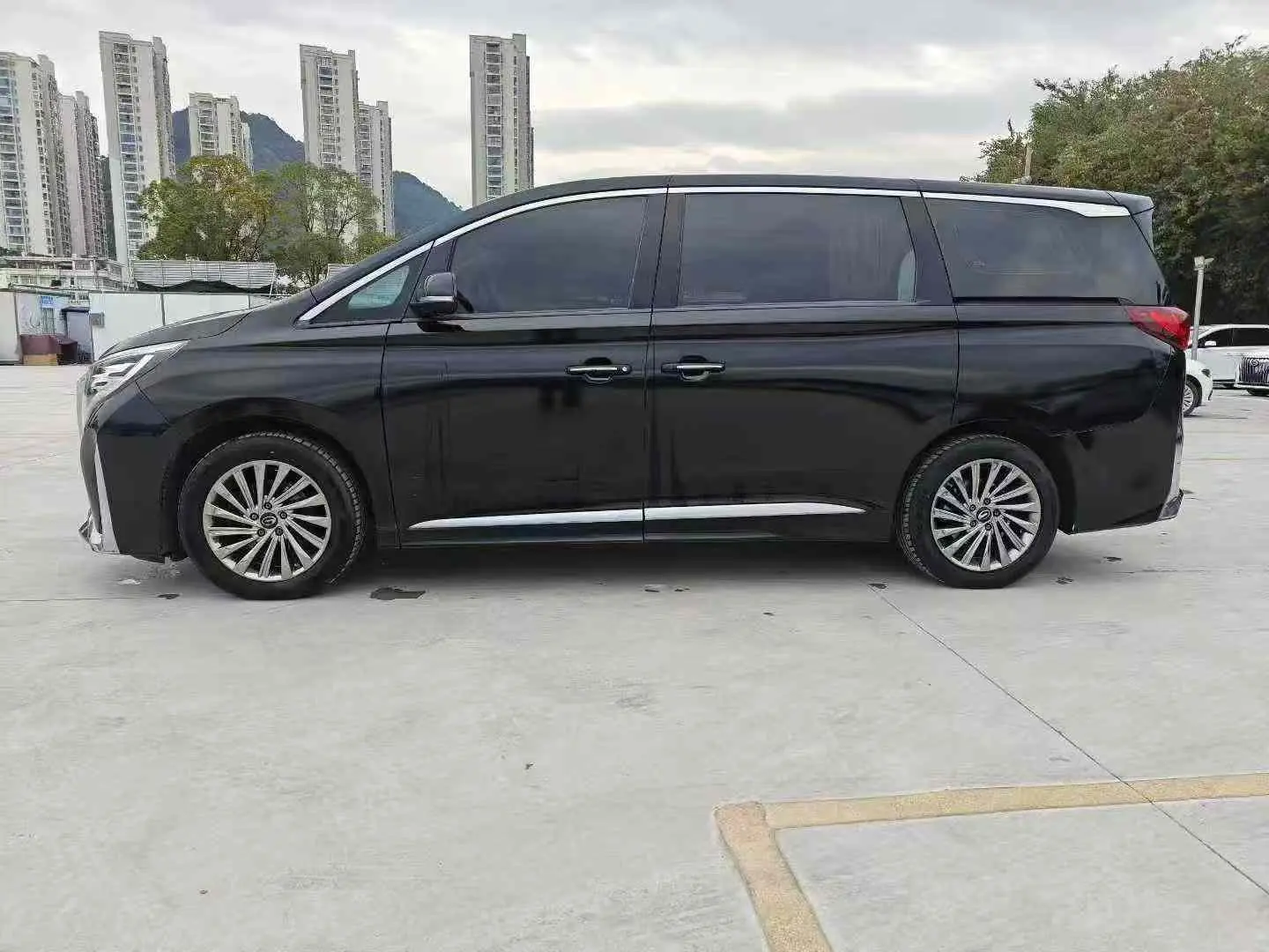 GAC Trumpchi M8  из Китая