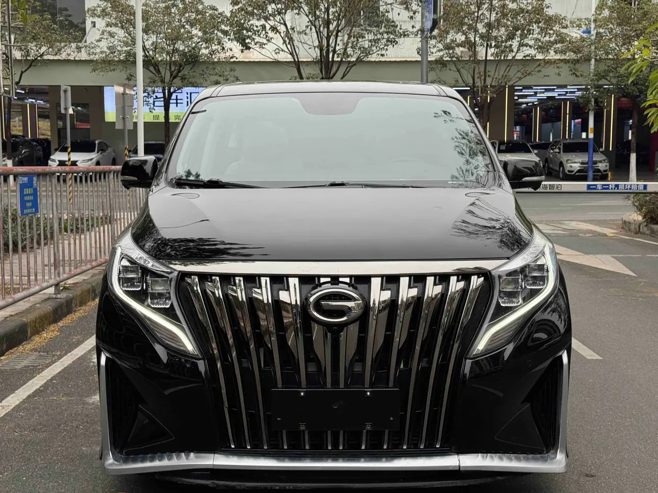 GAC Trumpchi M8  из Китая