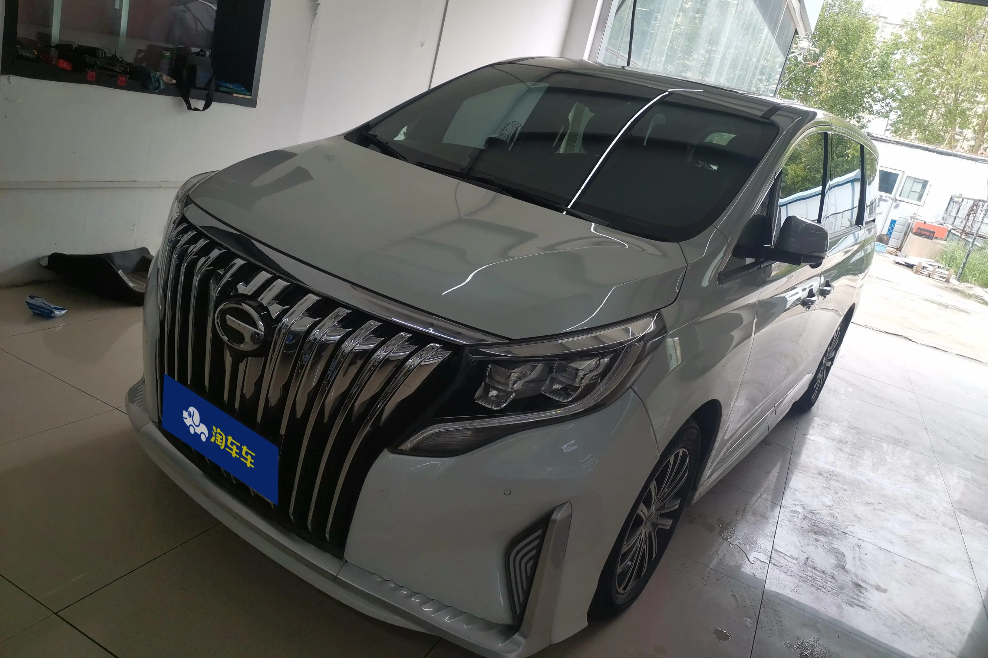 GAC Trumpchi M8  из Китая