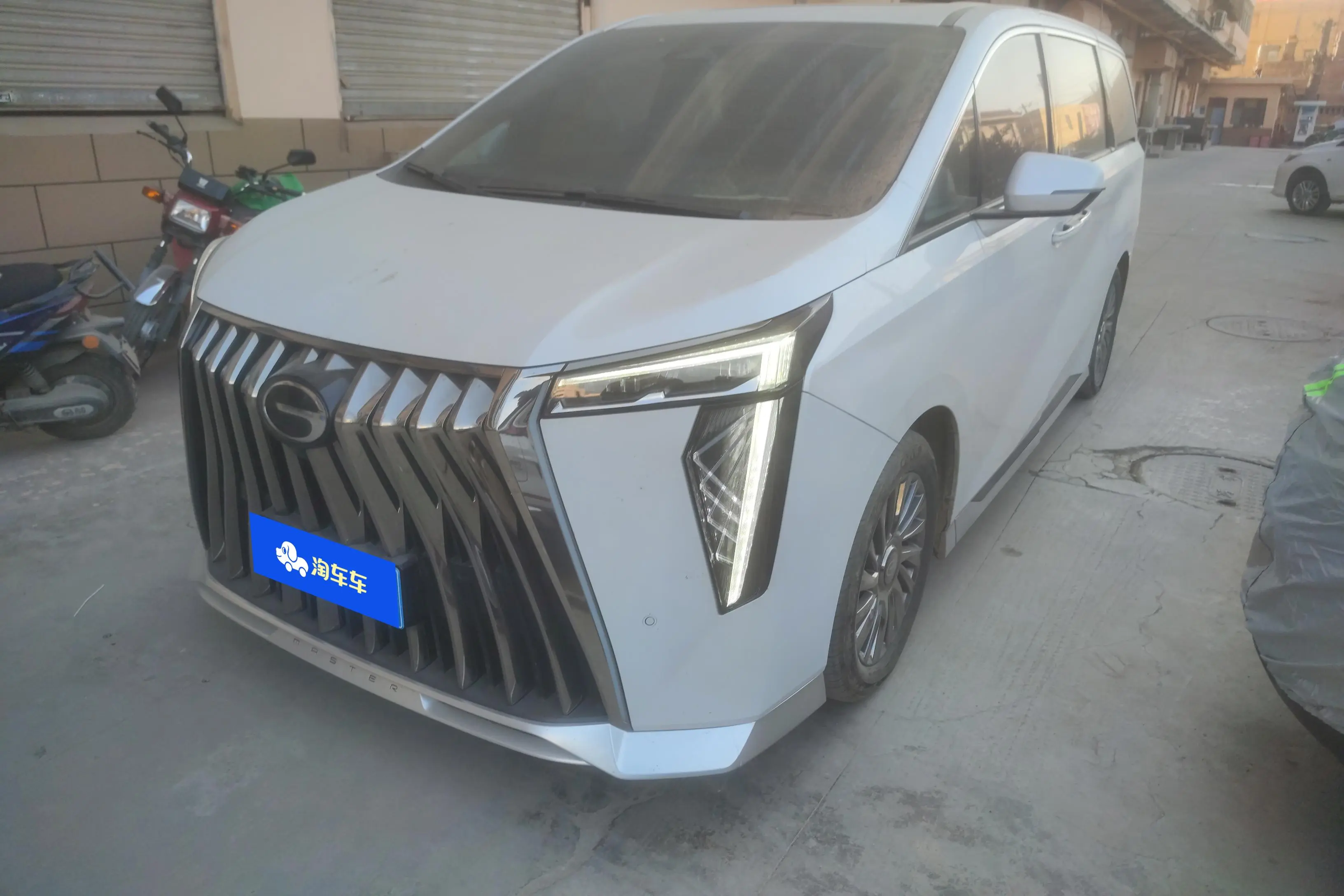 GAC Trumpchi M8  из Китая