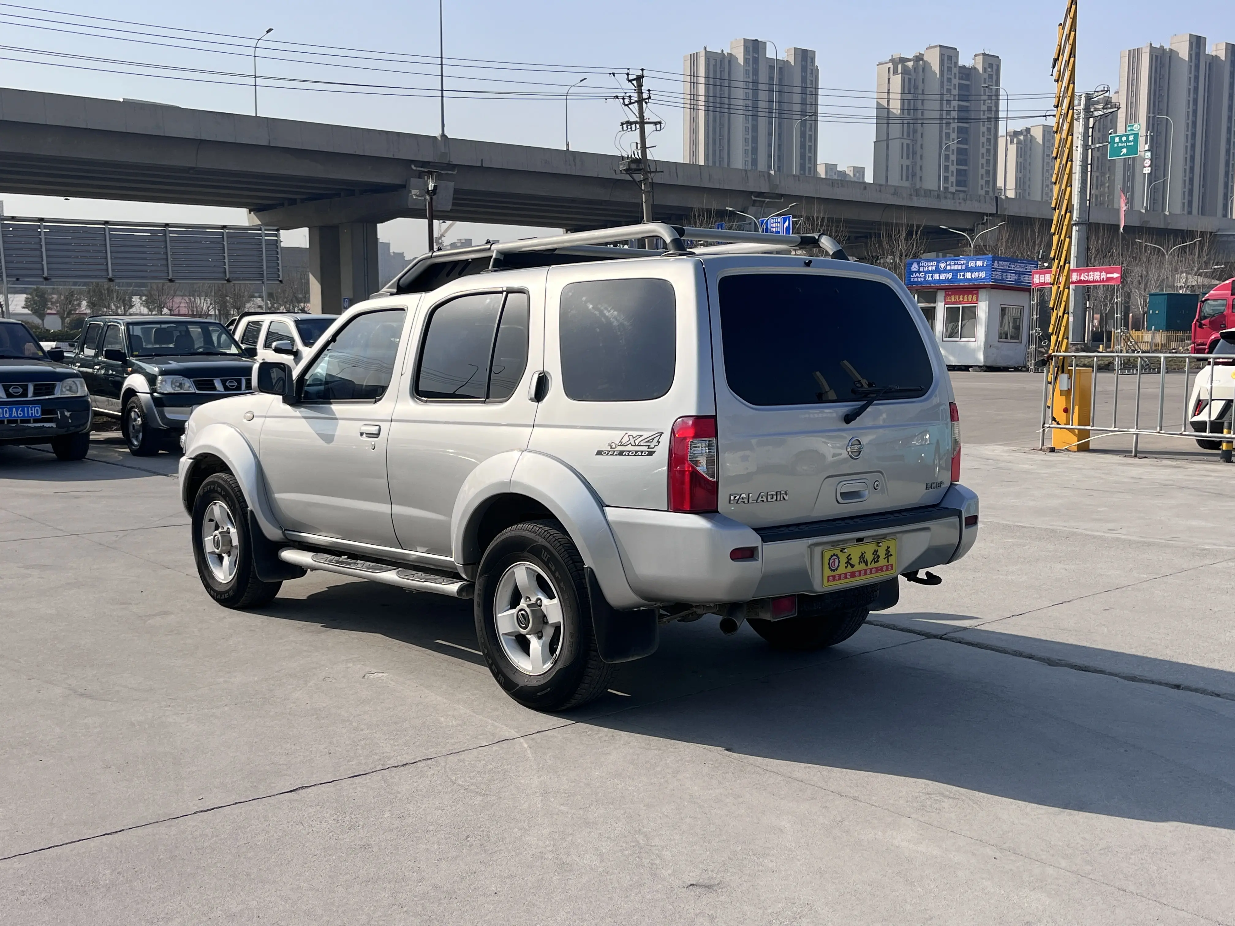 Nissan Paladin  из Китая