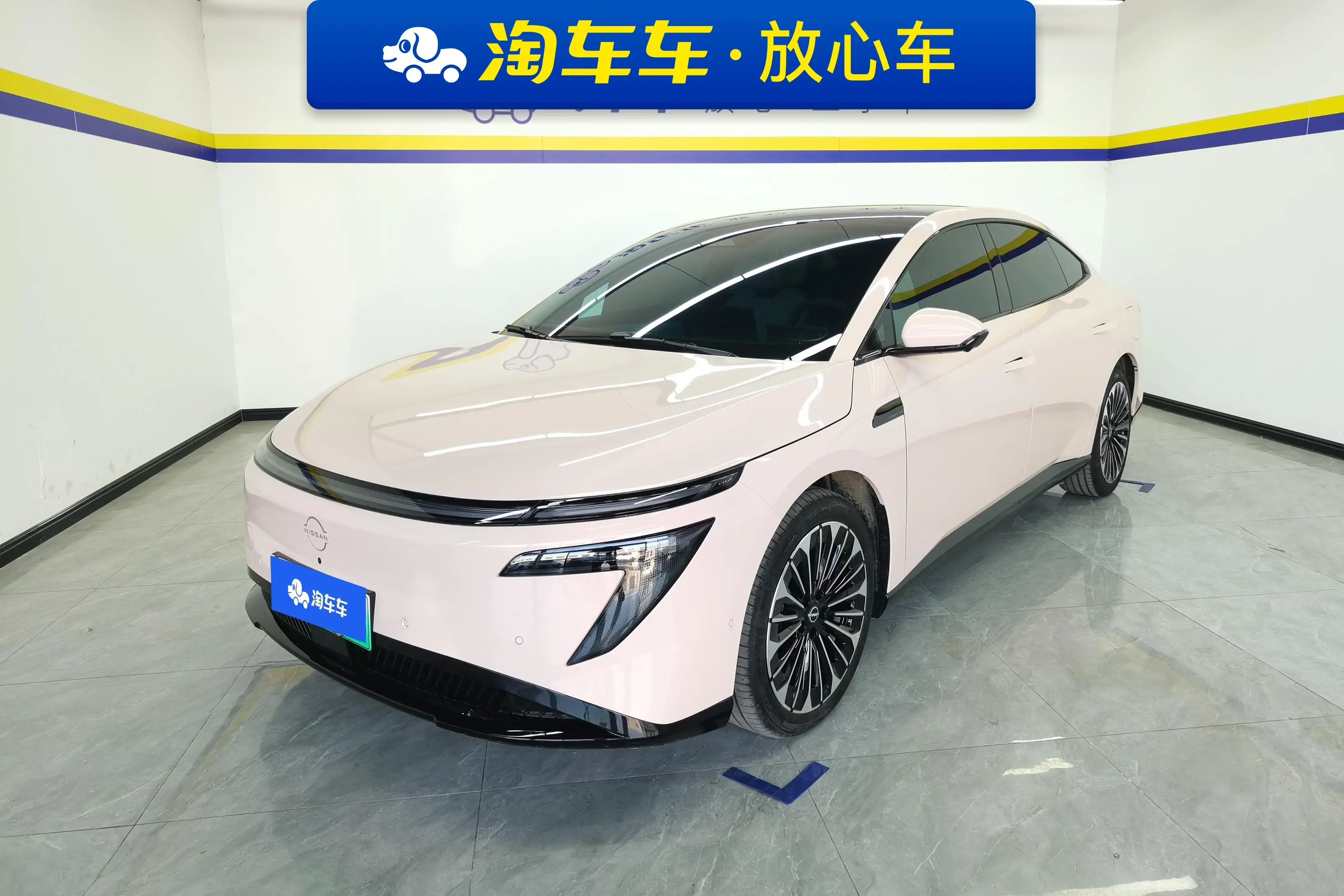 Nissan N7  из Китая