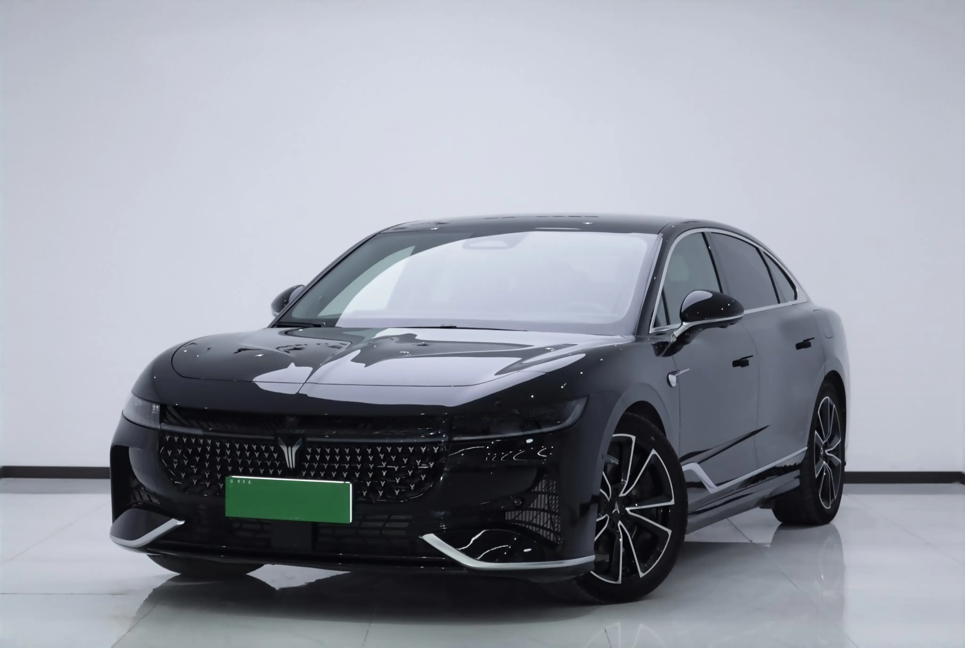 Voyah Passion PHEV  из Китая