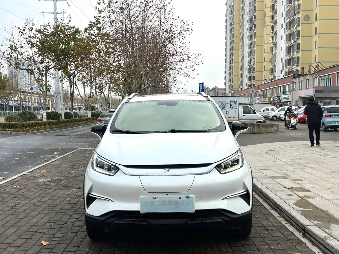 BYD Yuan Pro  из Китая